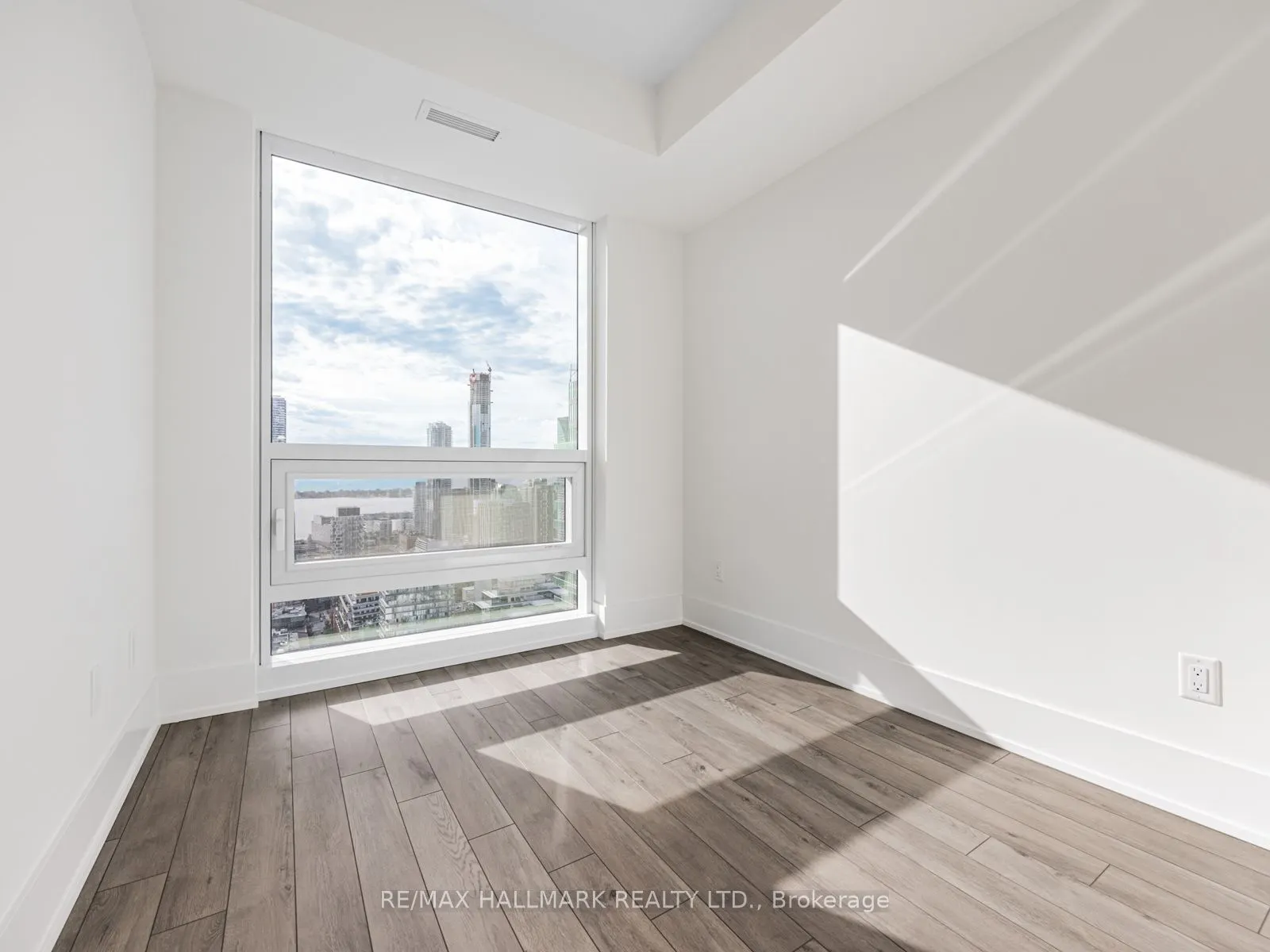 89 Church Street, #4807