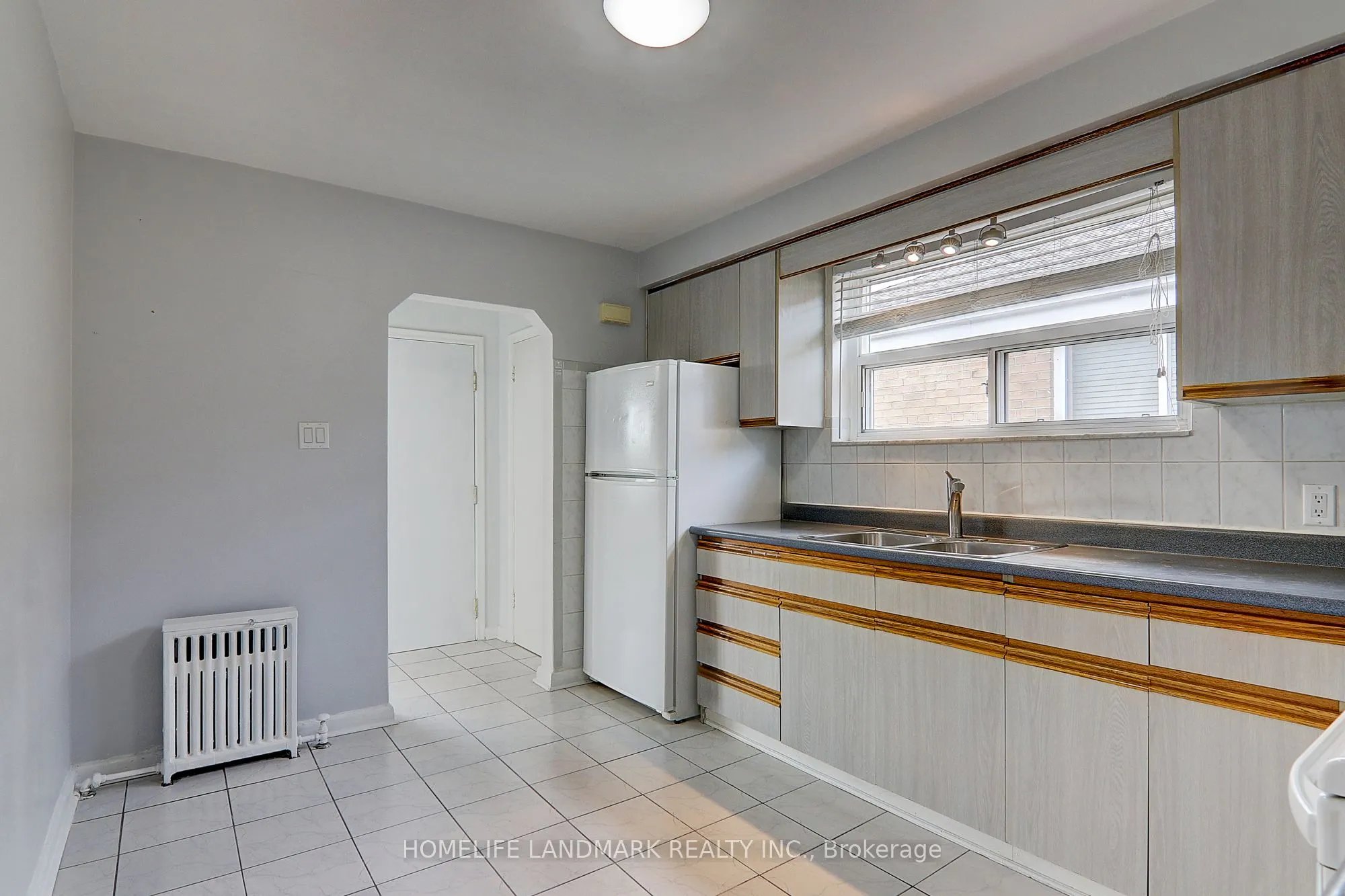 8 Hanson Road, #2(Upper