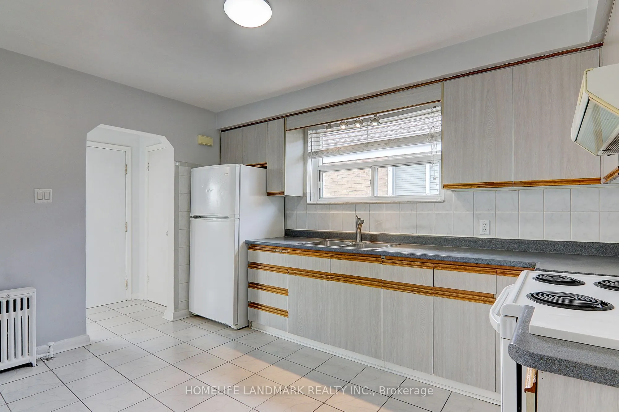 8 Hanson Road, #2(Upper