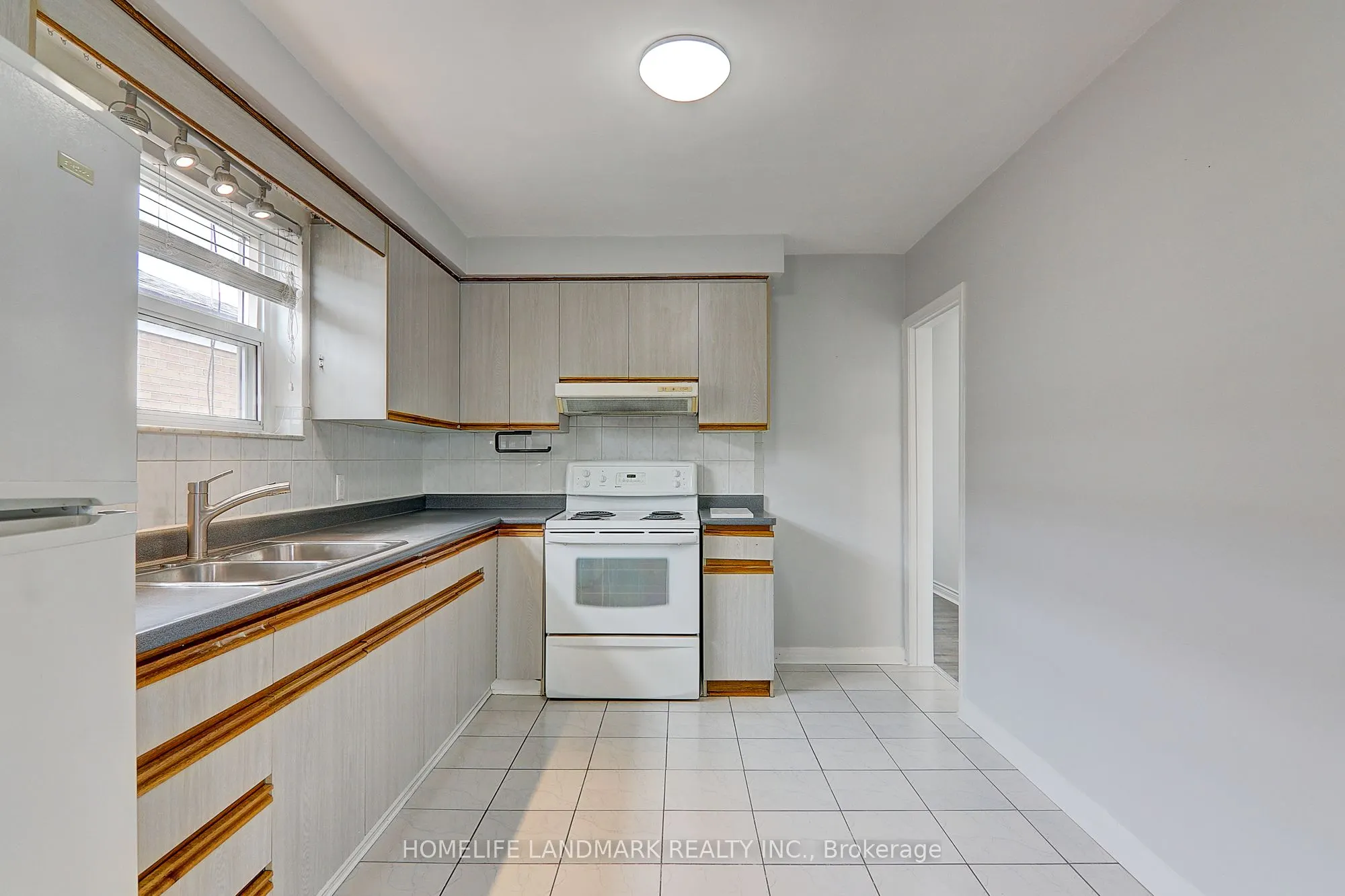 8 Hanson Road, #2(Upper
