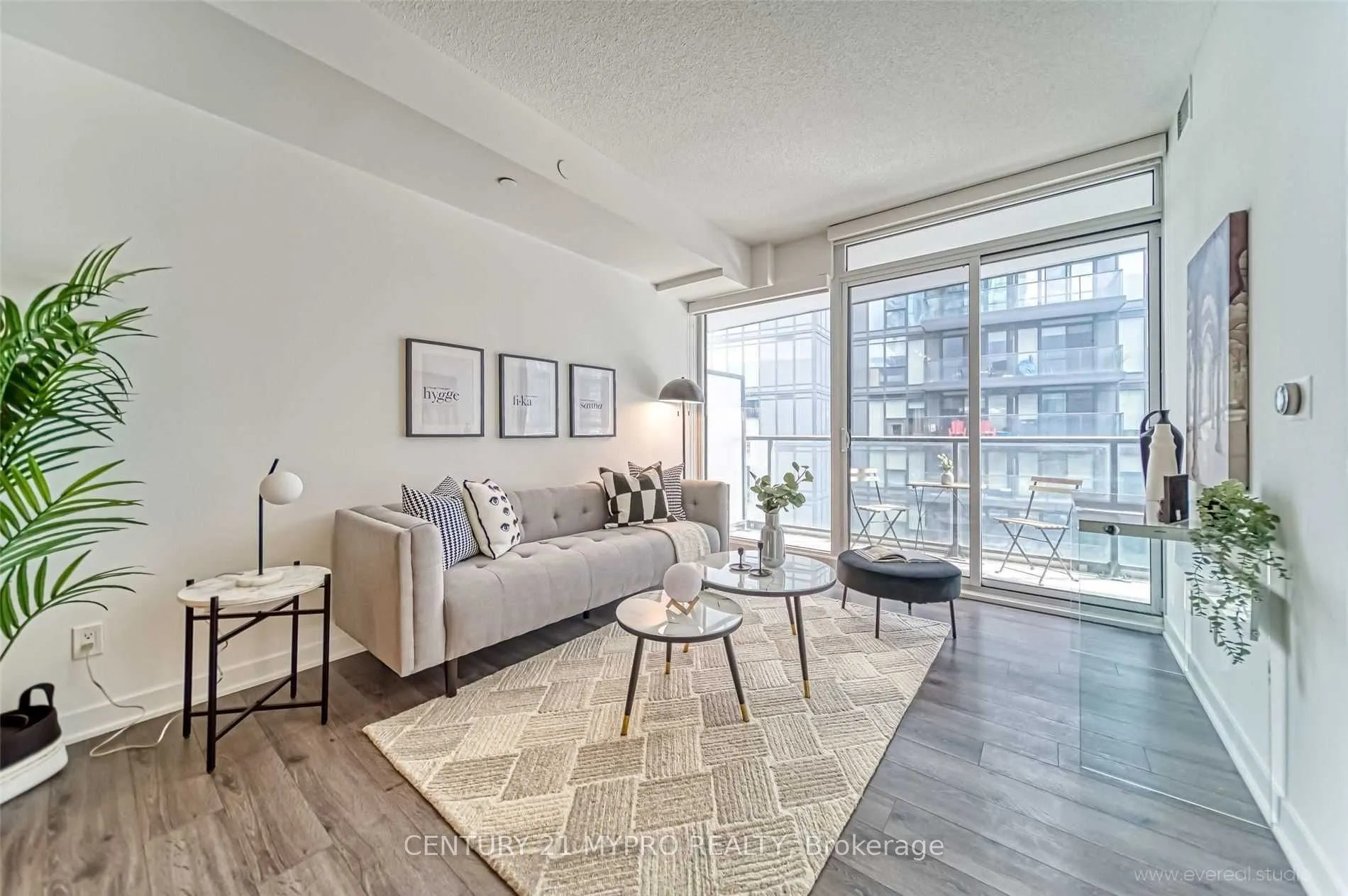 90 Queens Wharf Road S, #807