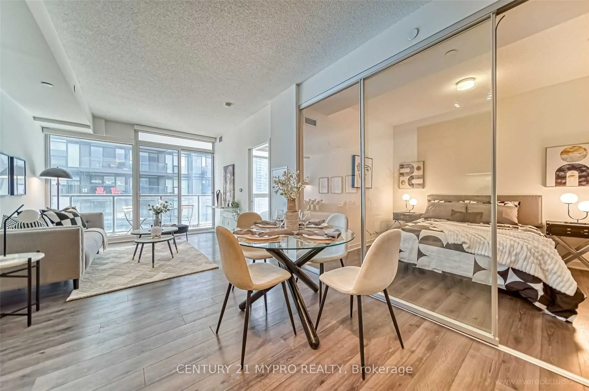 90 Queens Wharf Road S, #807