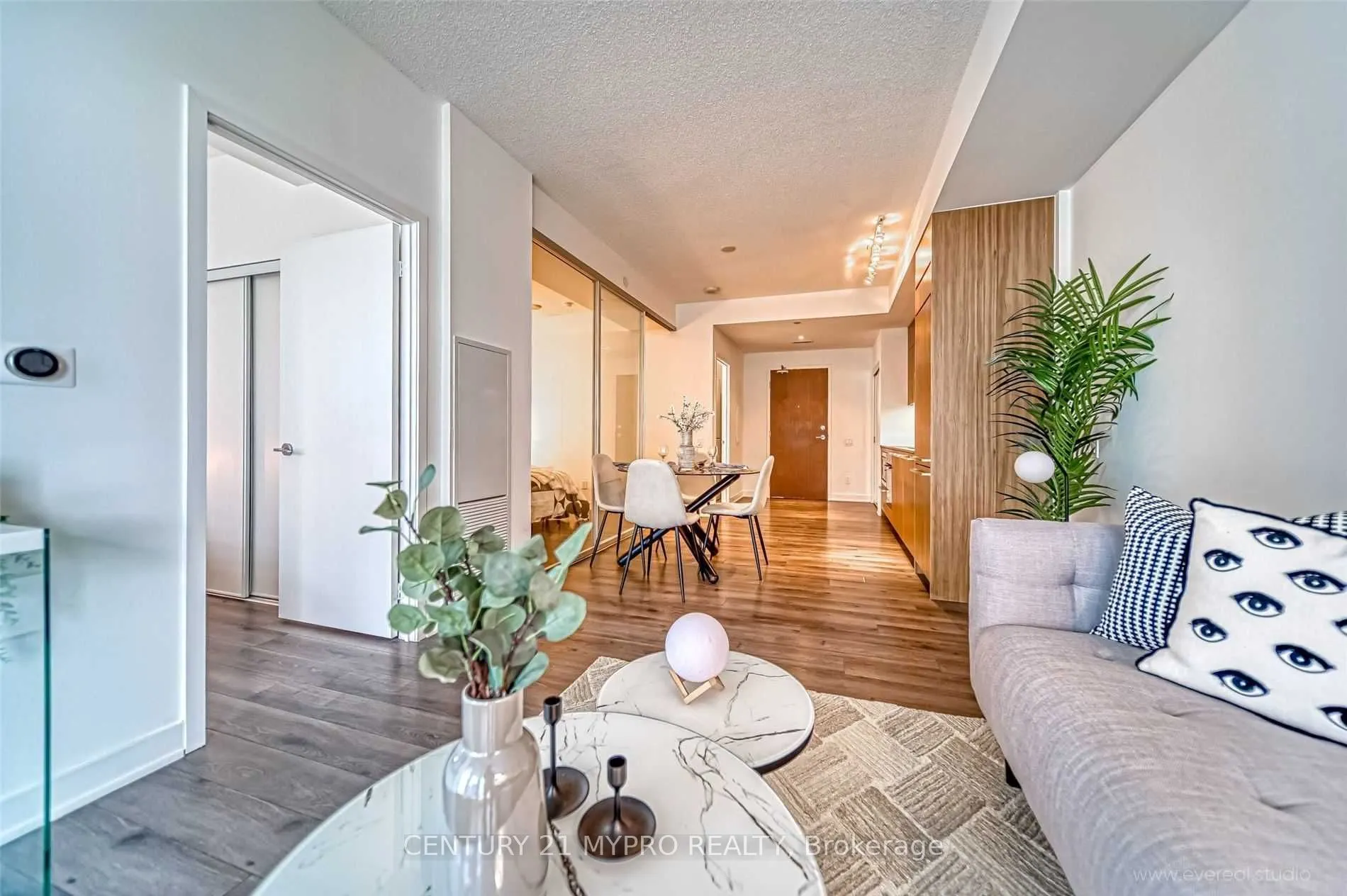 90 Queens Wharf Road S, #807
