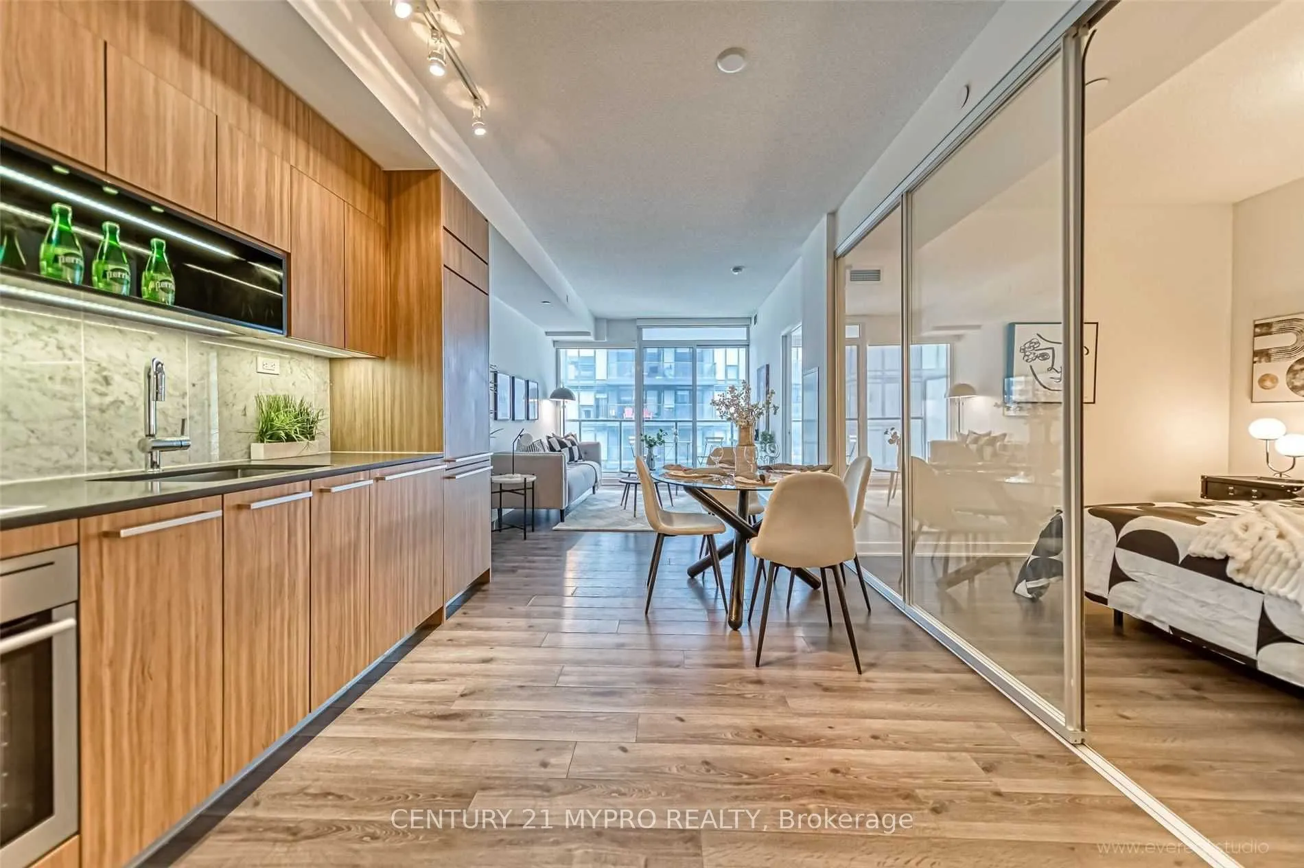 90 Queens Wharf Road S, #807