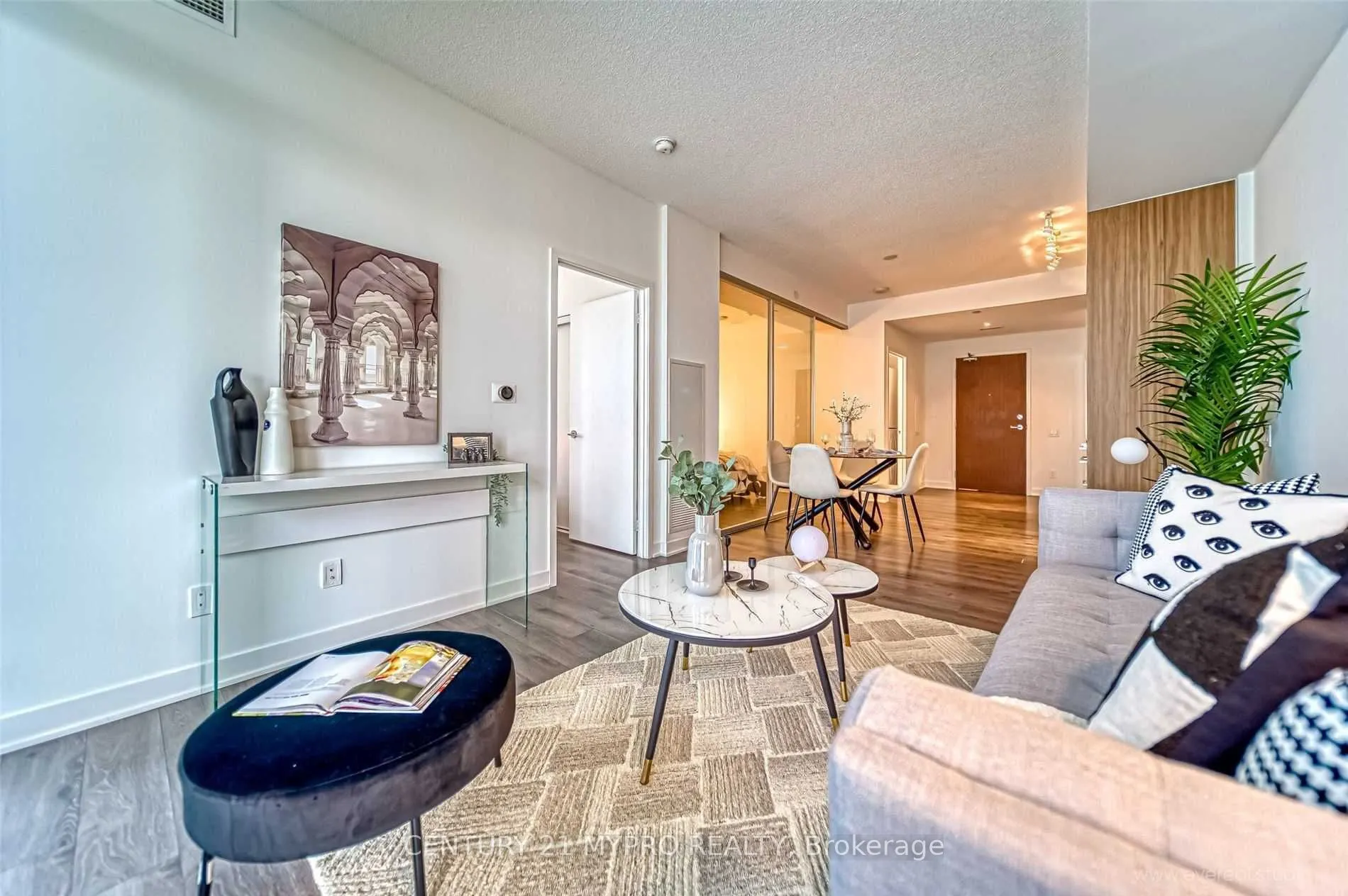 90 Queens Wharf Road S, #807
