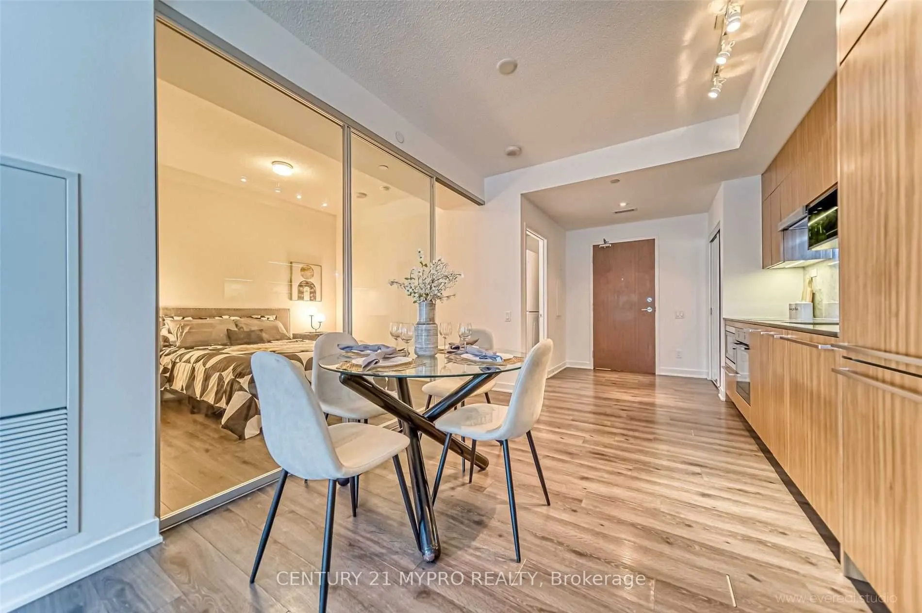 90 Queens Wharf Road S, #807