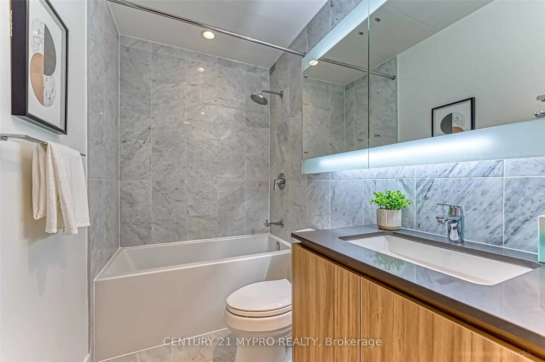 90 Queens Wharf Road S, #807