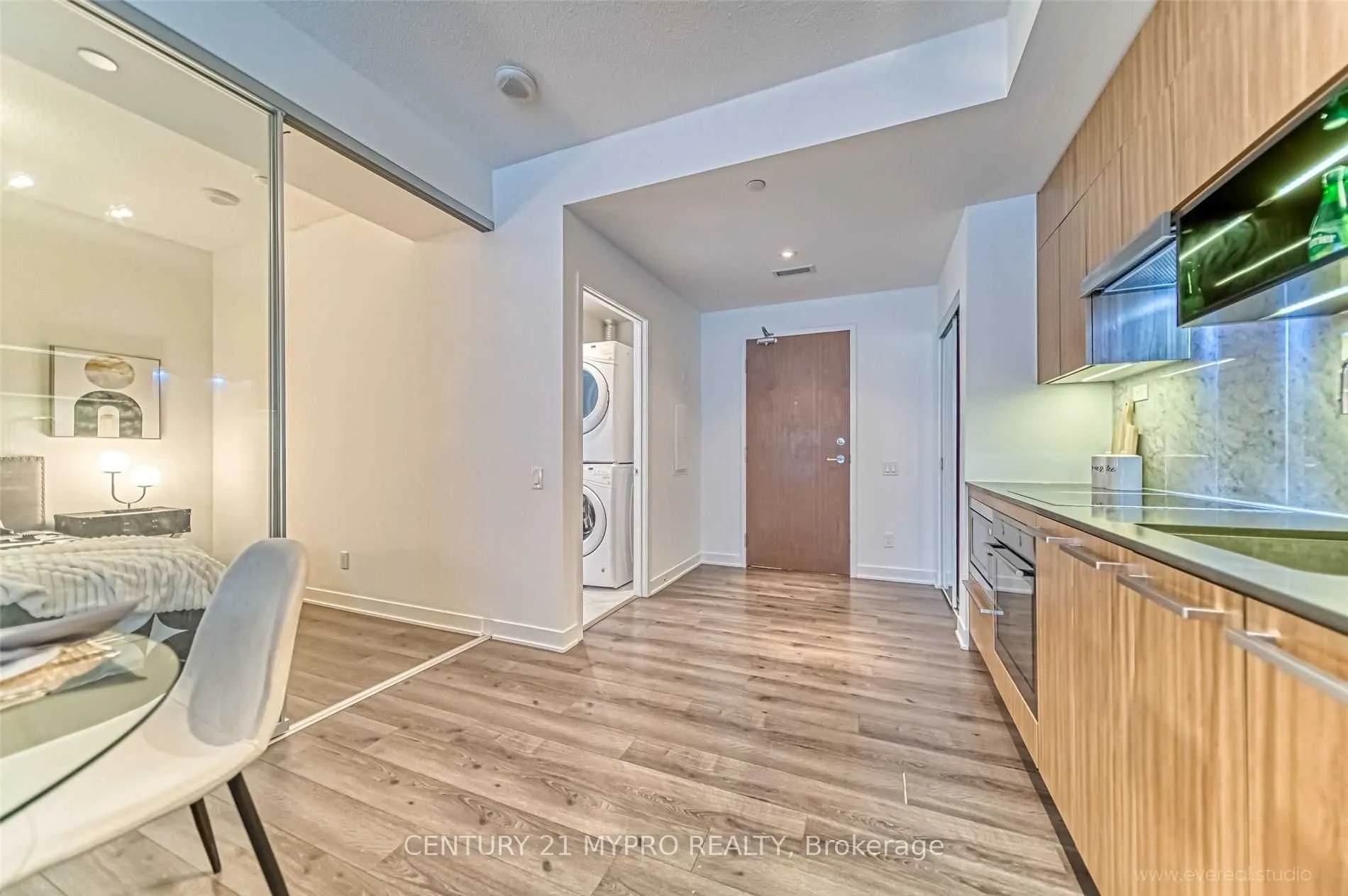 90 Queens Wharf Road S, #807