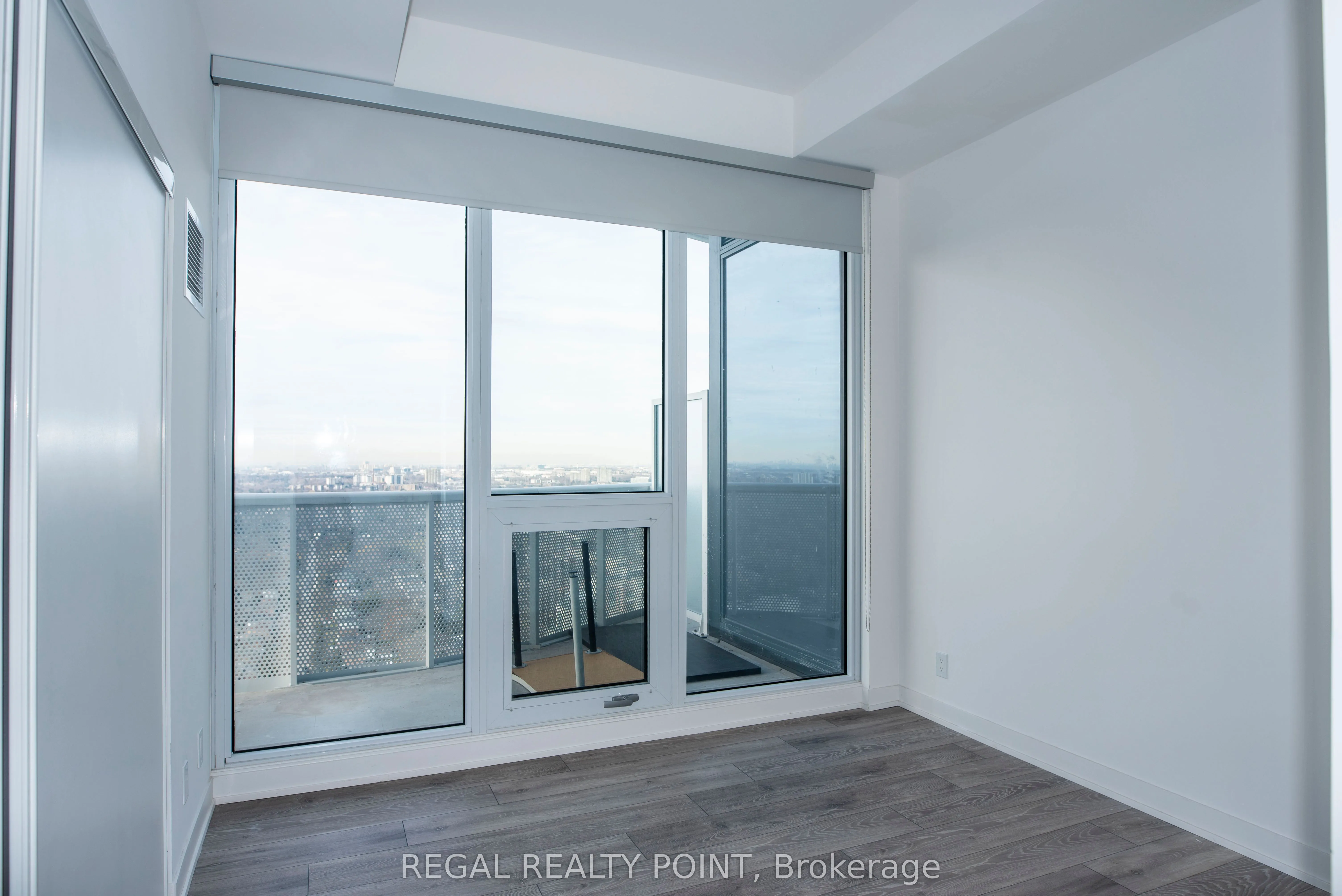15 Holmes Avenue, #3102