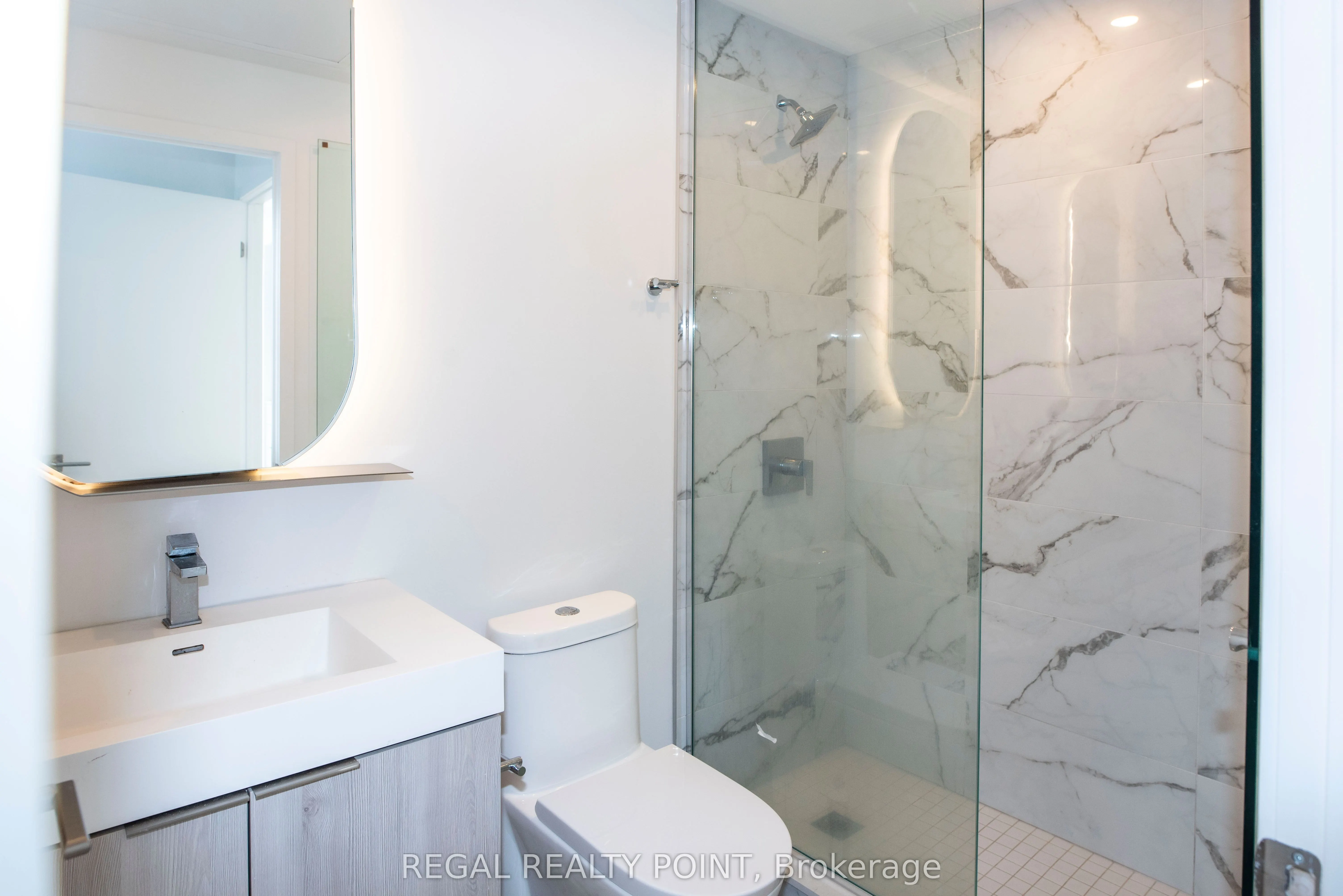 15 Holmes Avenue, #3102