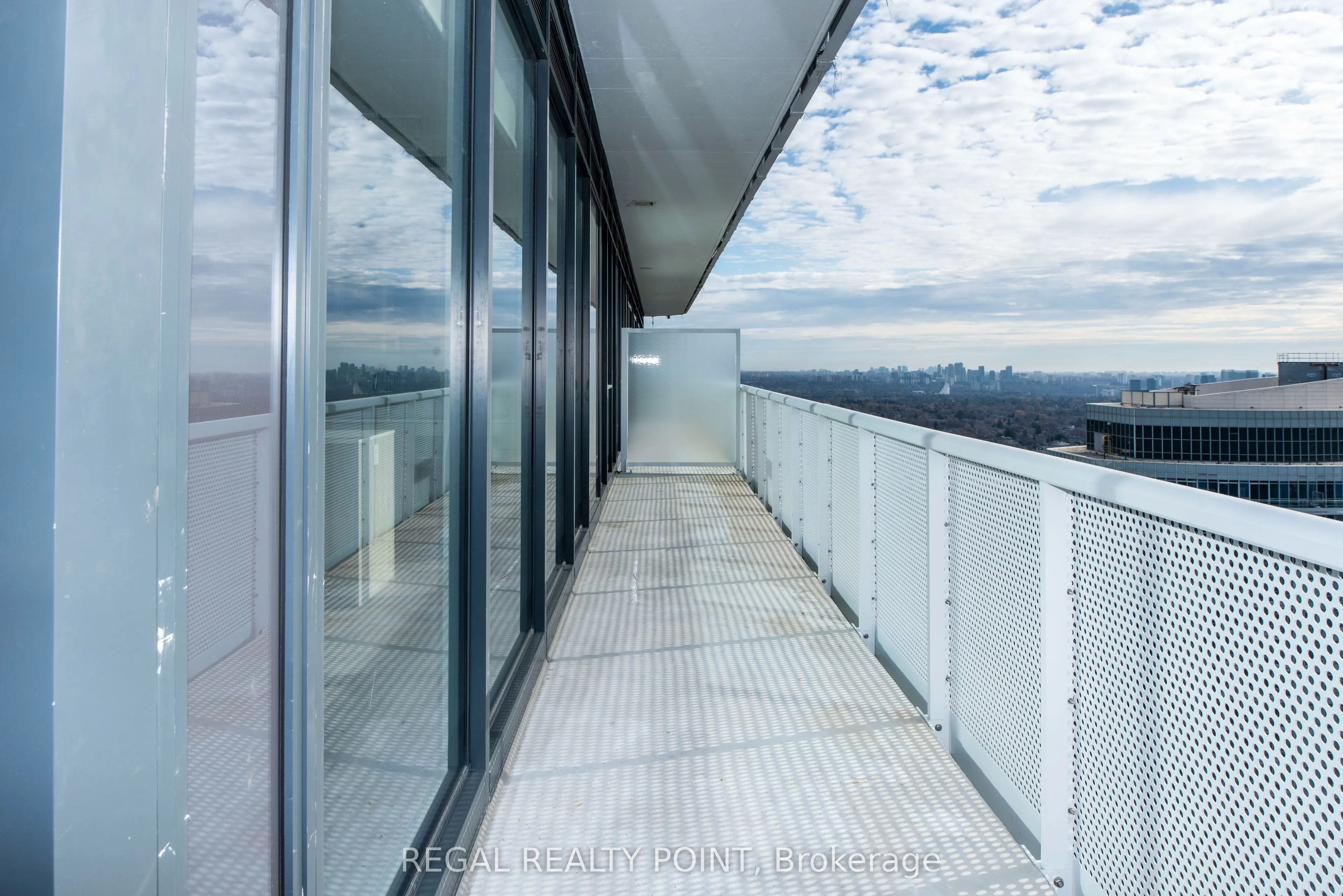15 Holmes Avenue, #3102