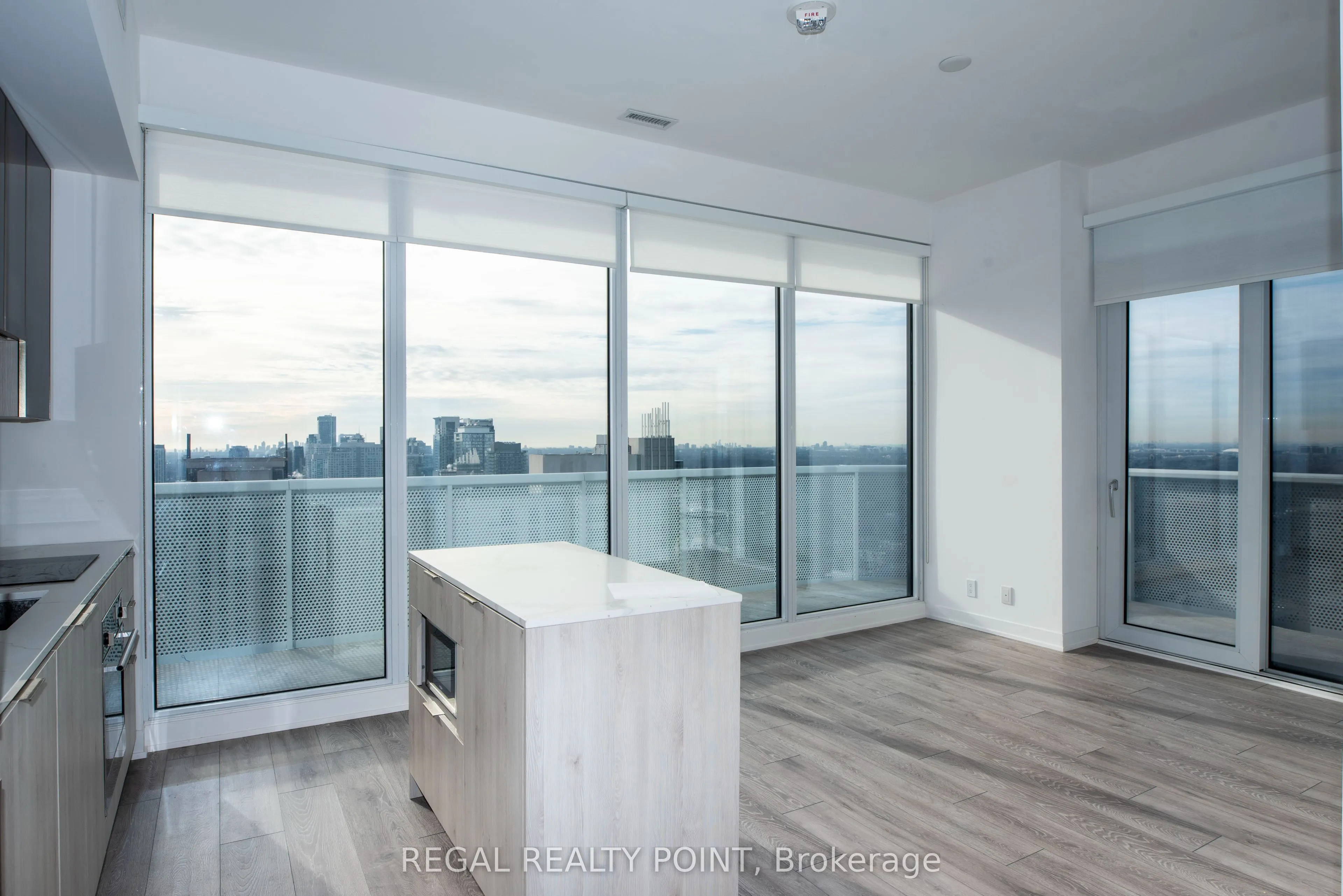 15 Holmes Avenue, #3102
