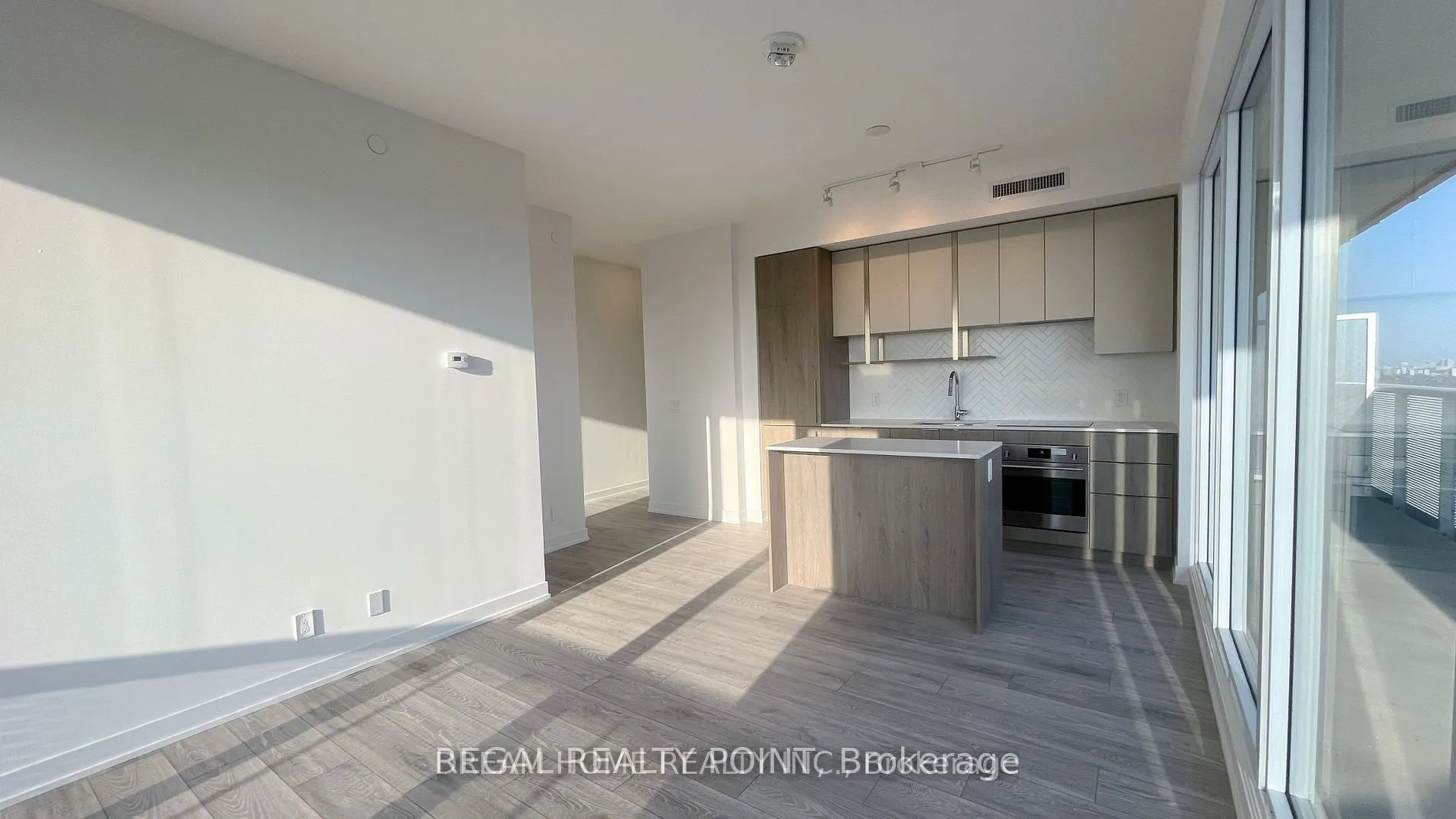 15 Holmes Avenue, #3102