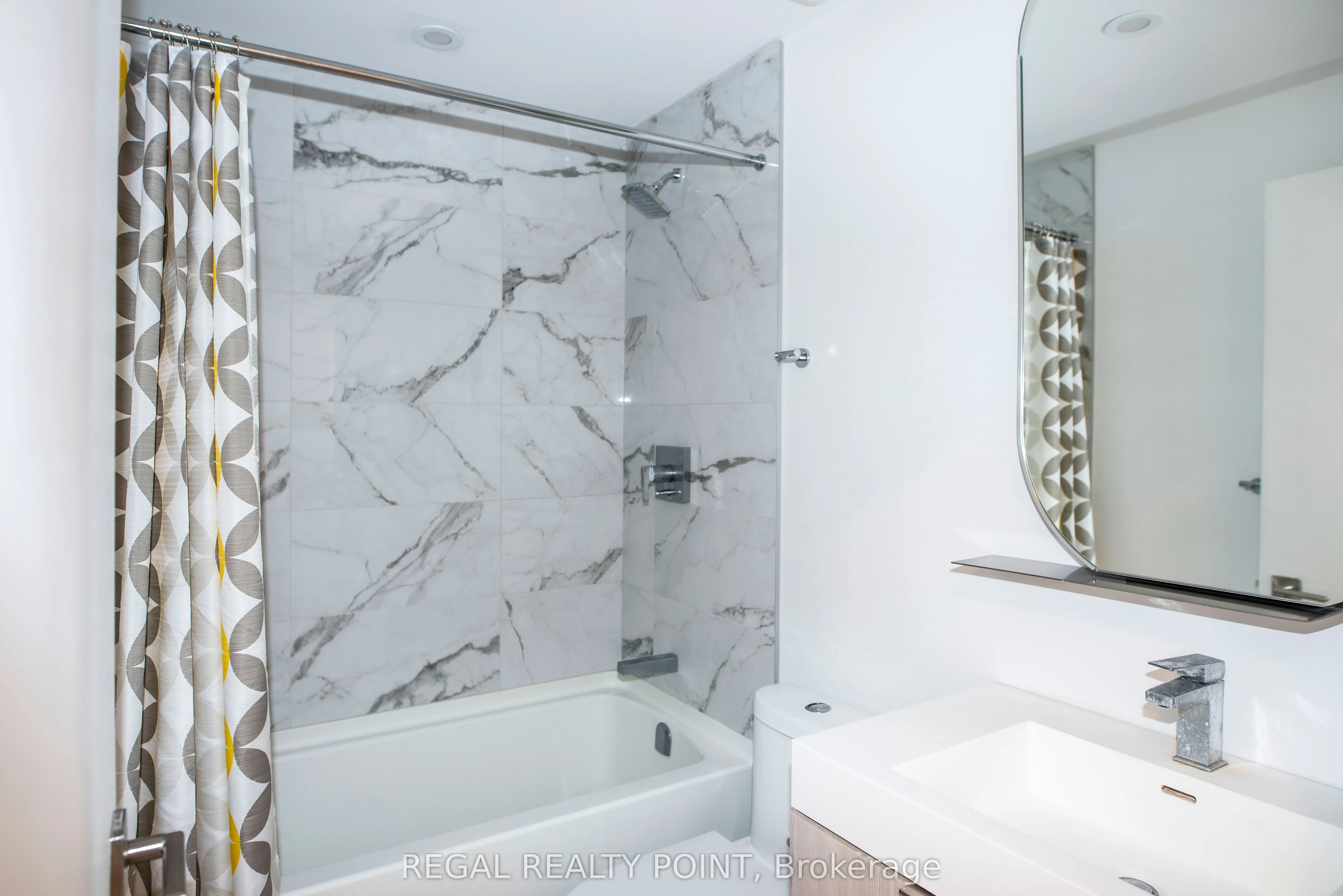 15 Holmes Avenue, #3102