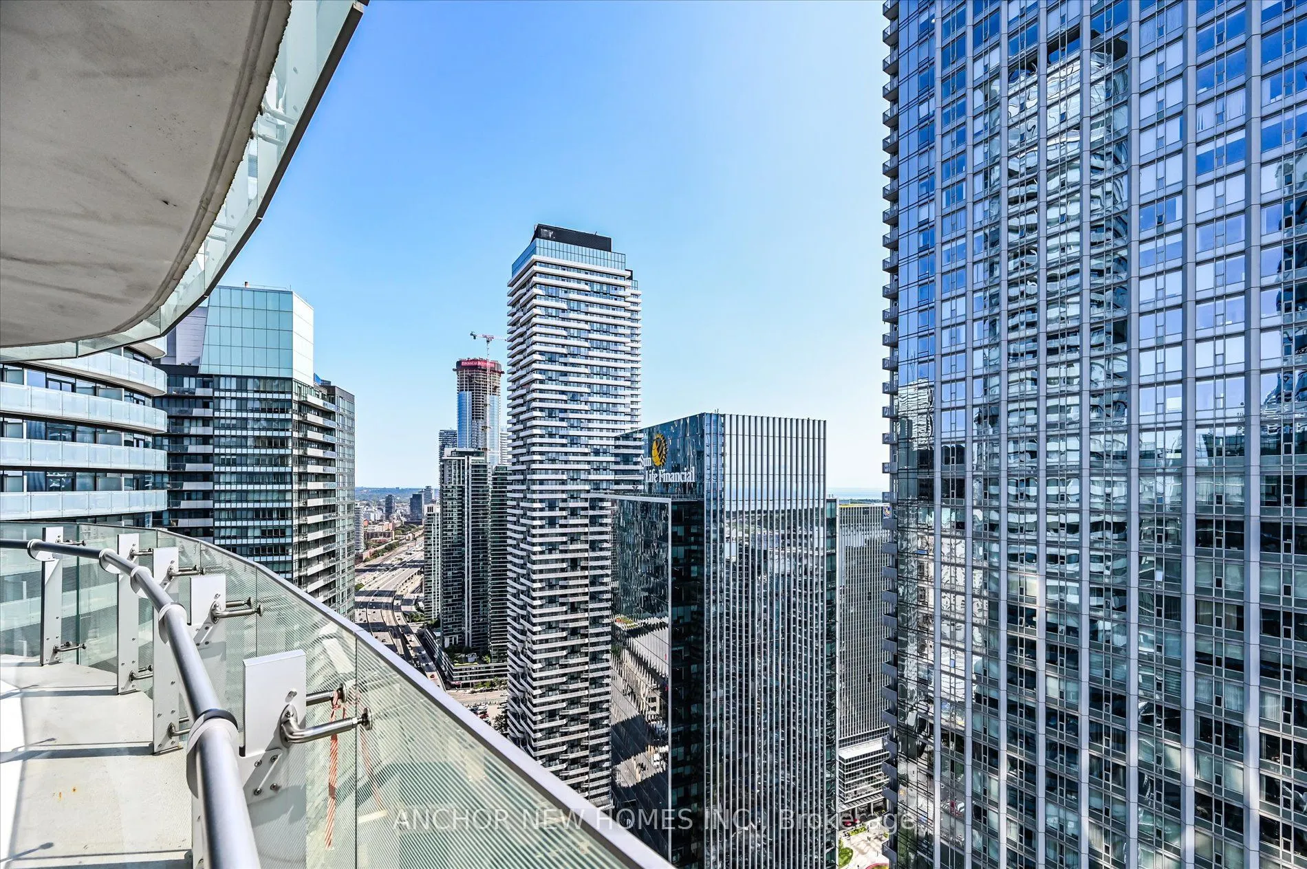 12 York Street, #4402