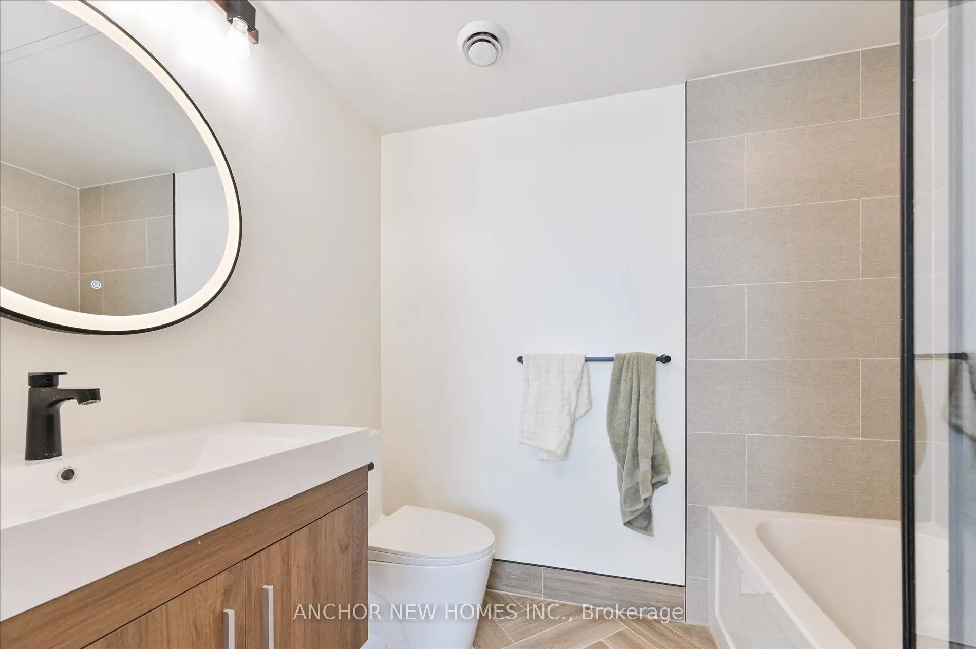 12 York Street, #4402