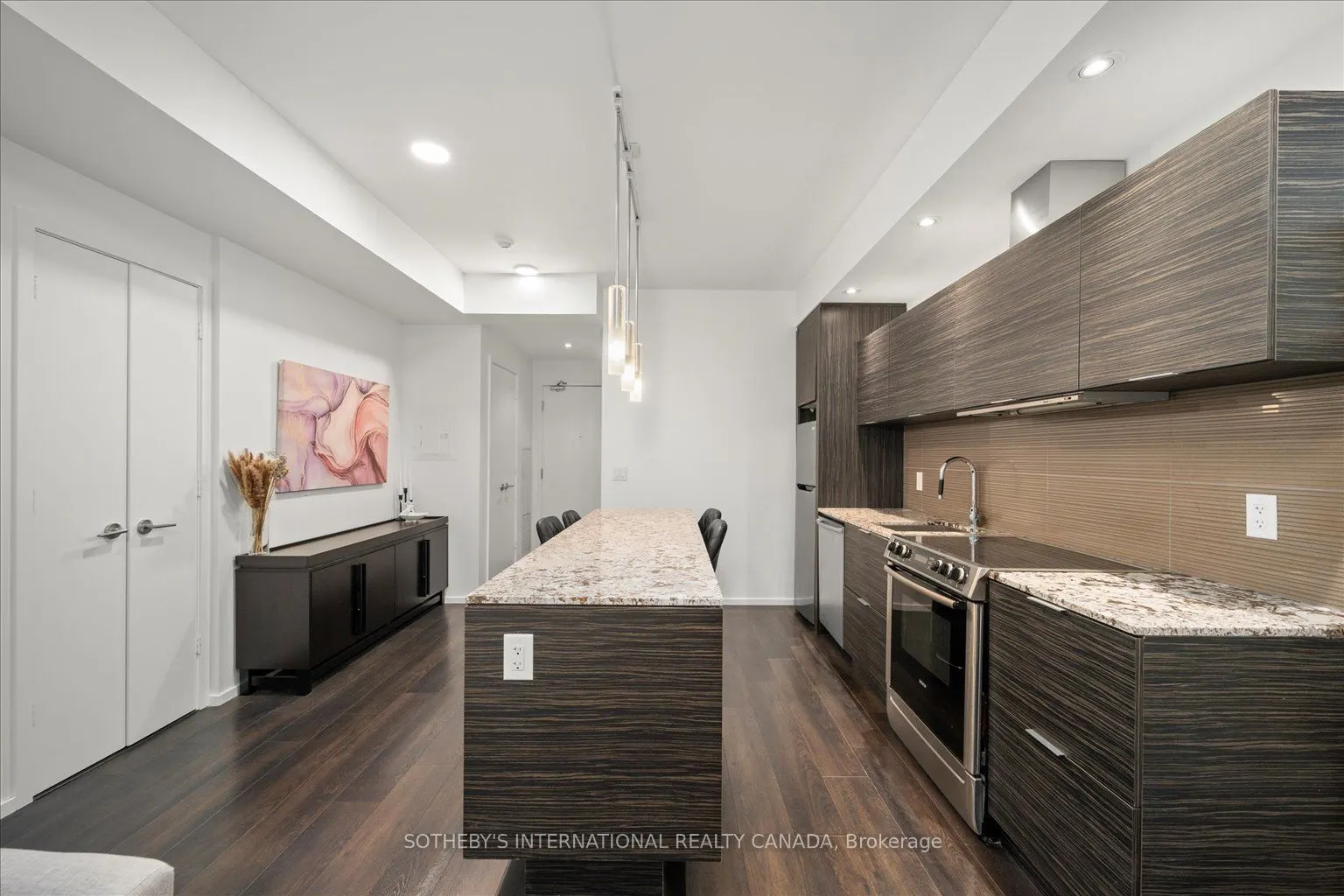 8 Charlotte Street, #415