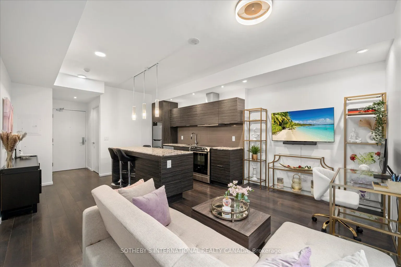 8 Charlotte Street, #415