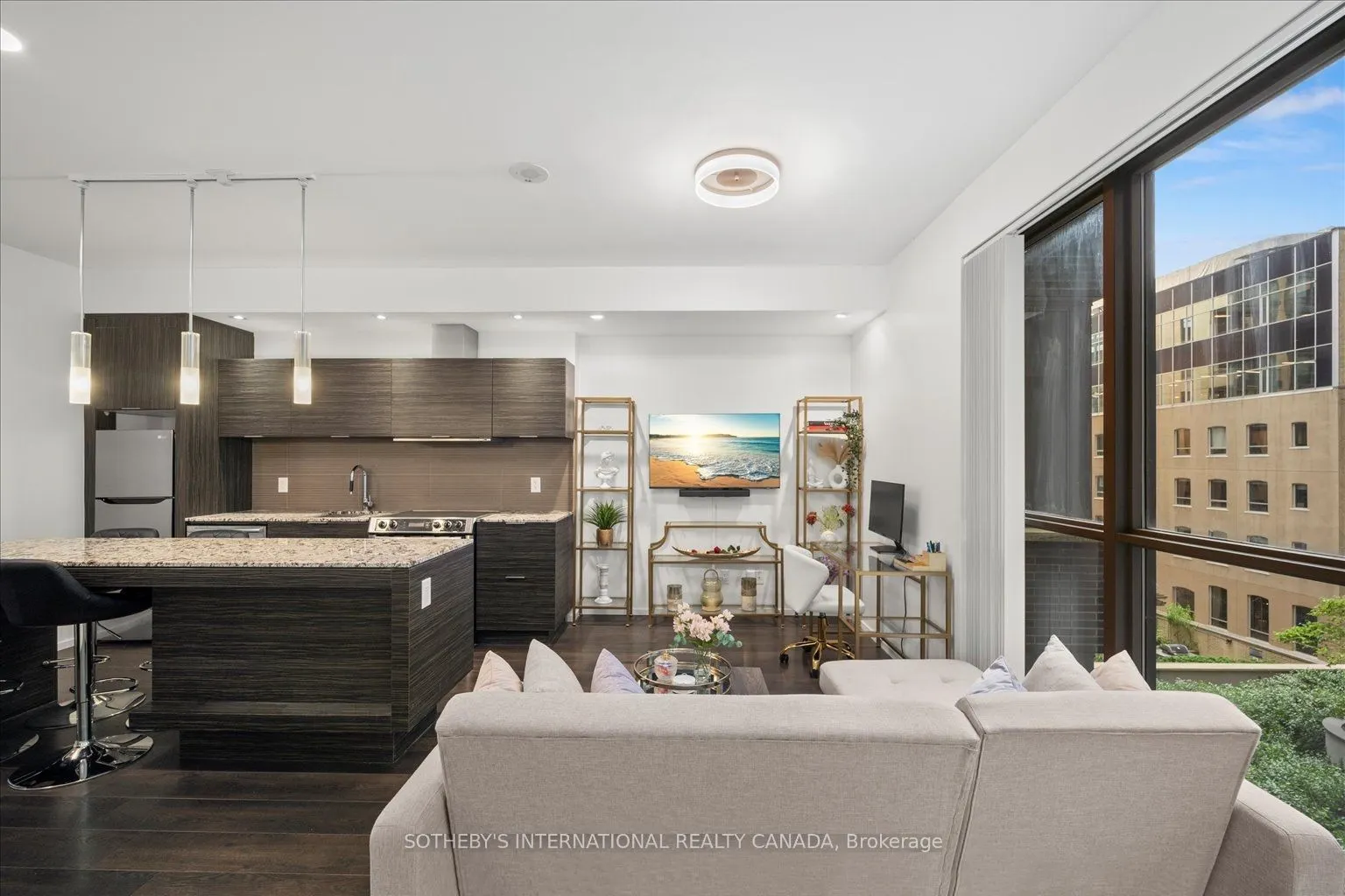 8 Charlotte Street, #415