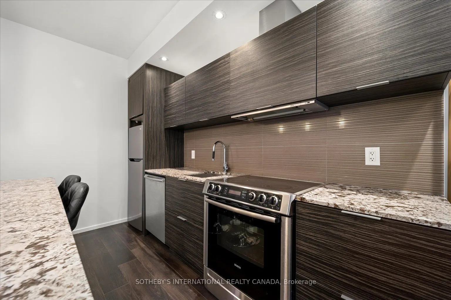 8 Charlotte Street, #415
