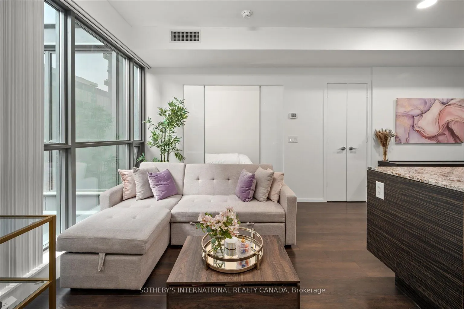 8 Charlotte Street, #415