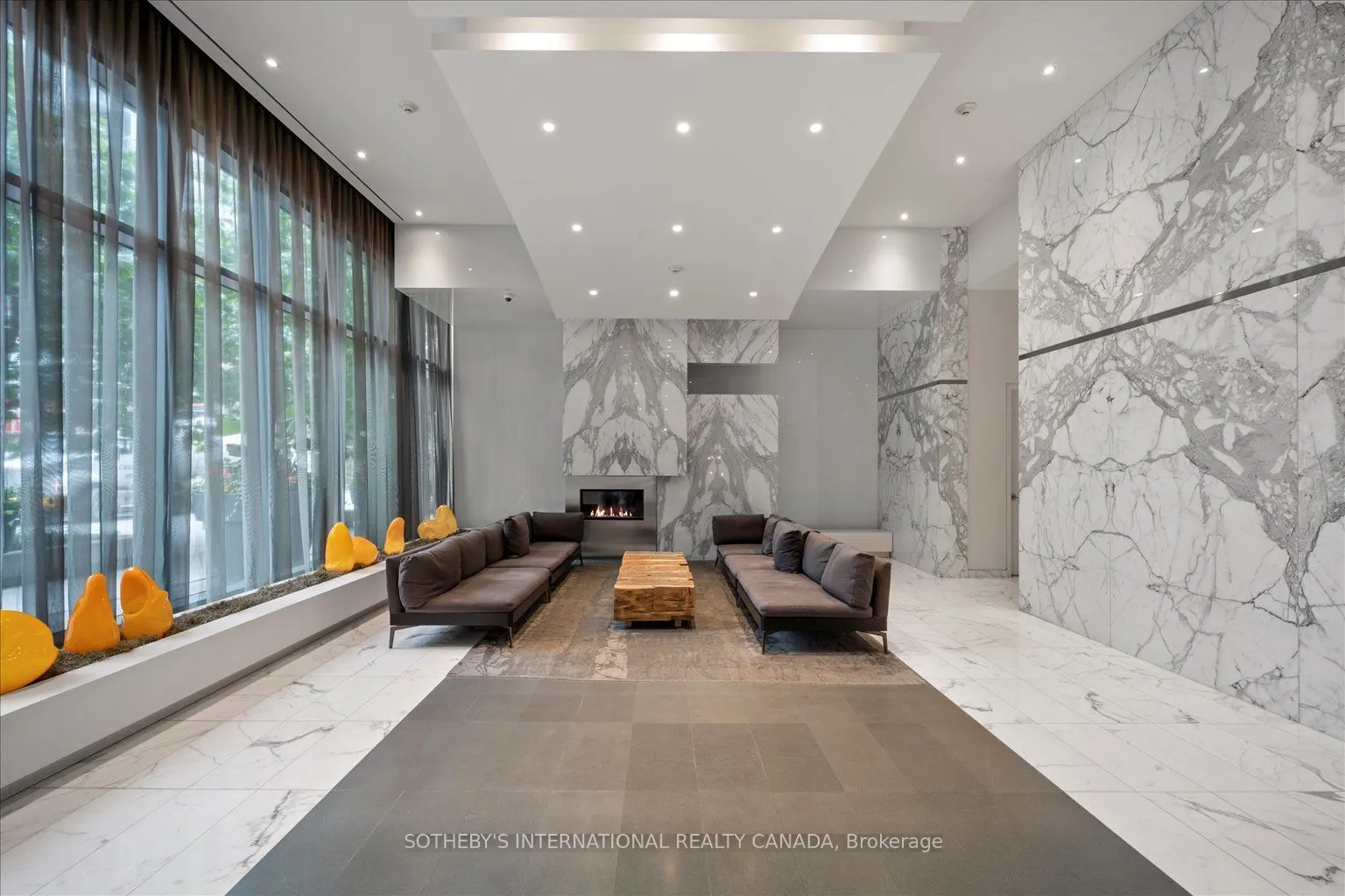 8 Charlotte Street, #415