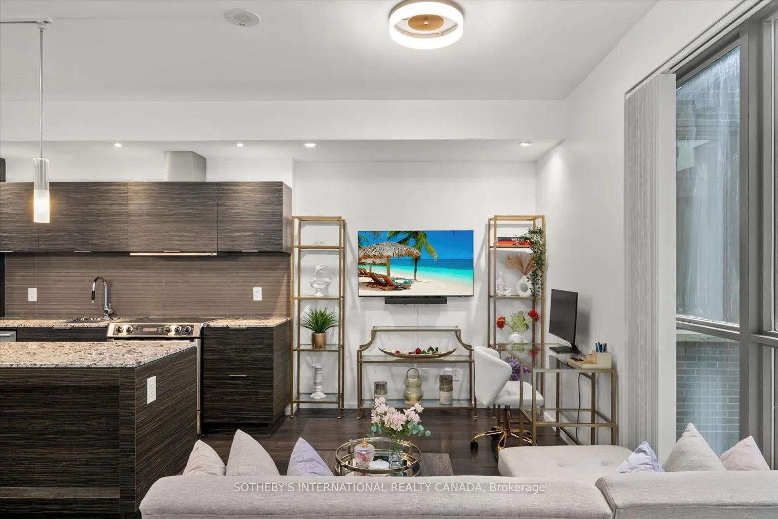 8 Charlotte Street, #415