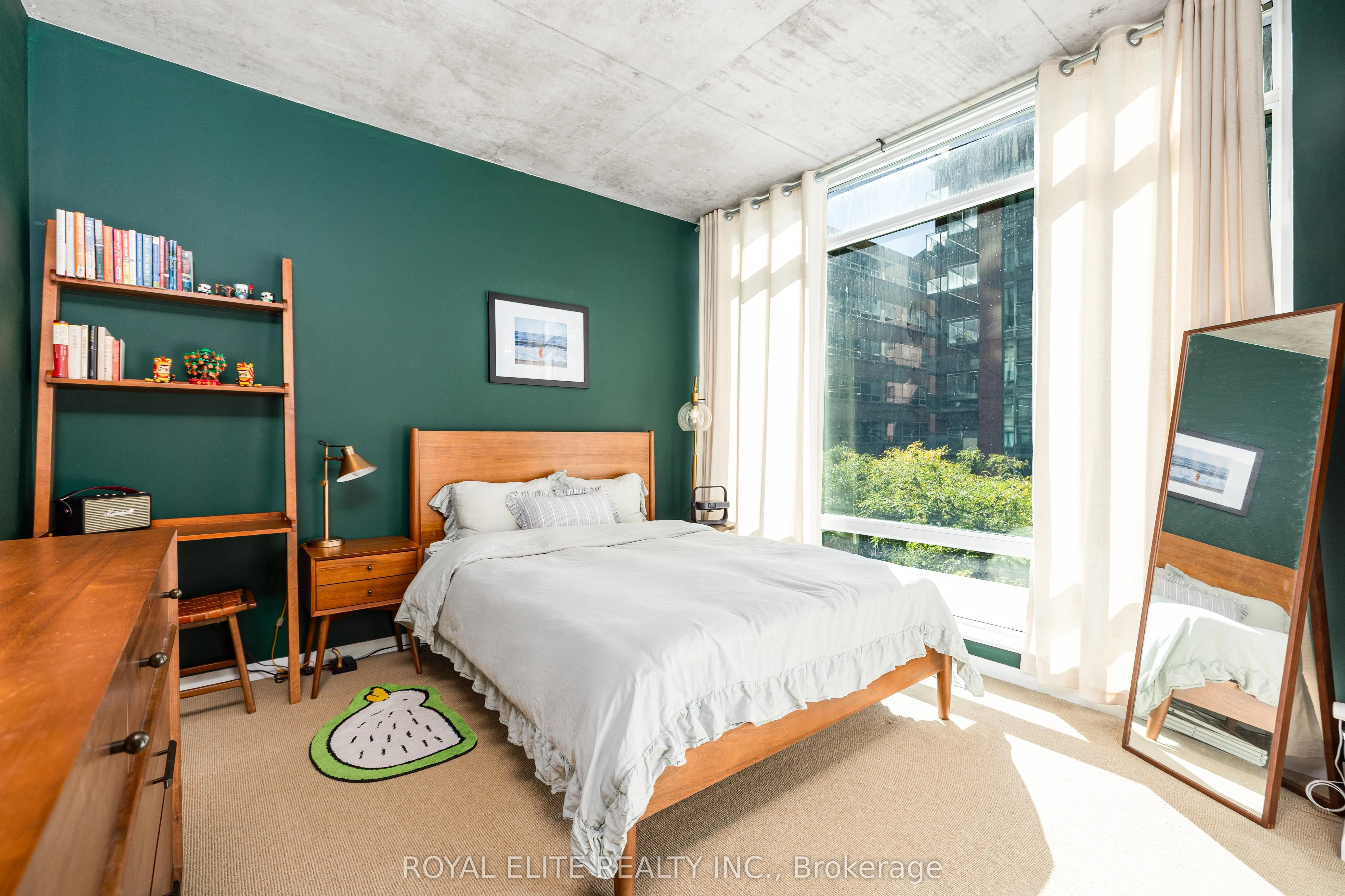 218 King Street E, #307