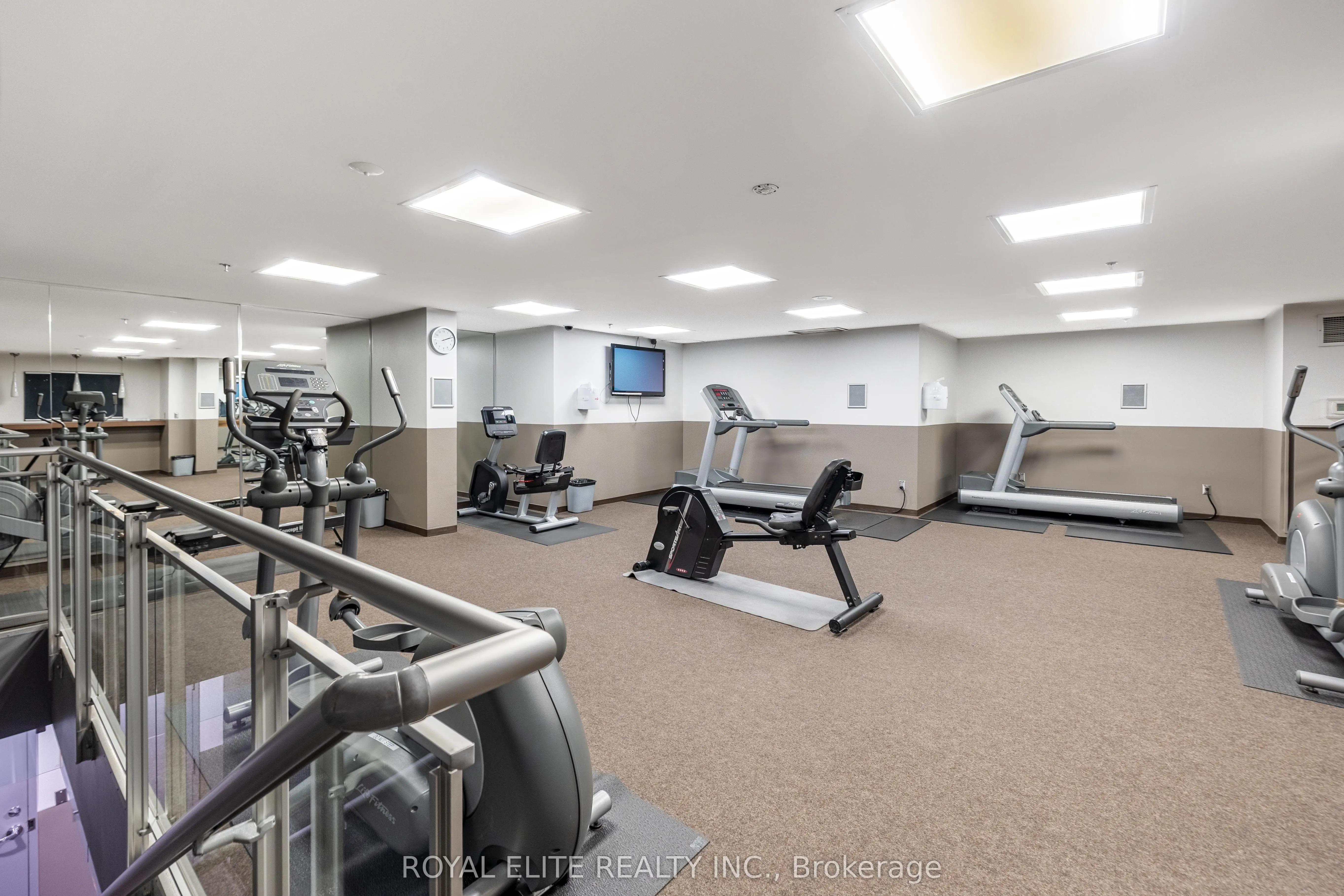 218 King Street E, #307