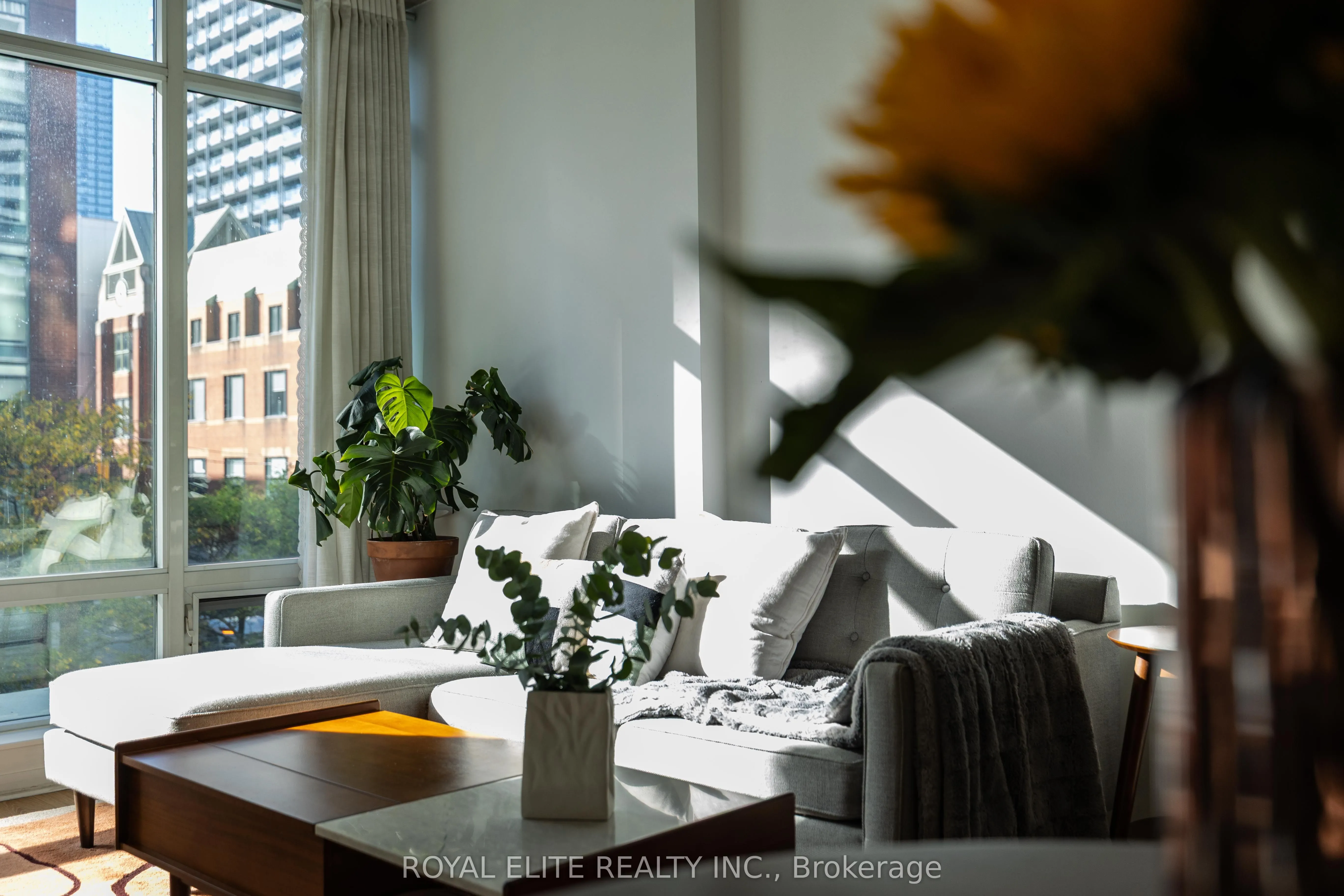 218 King Street E, #307