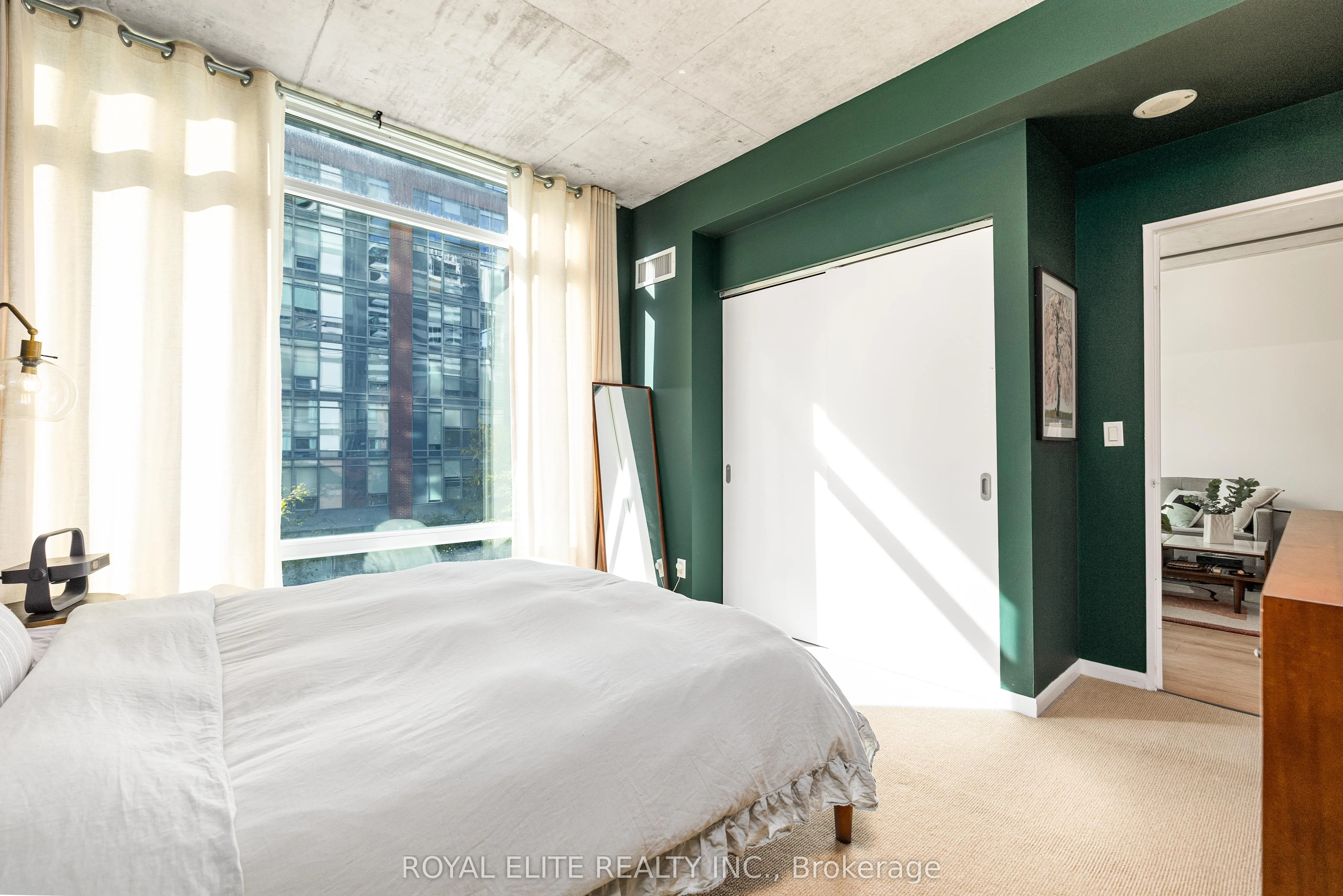 218 King Street E, #307