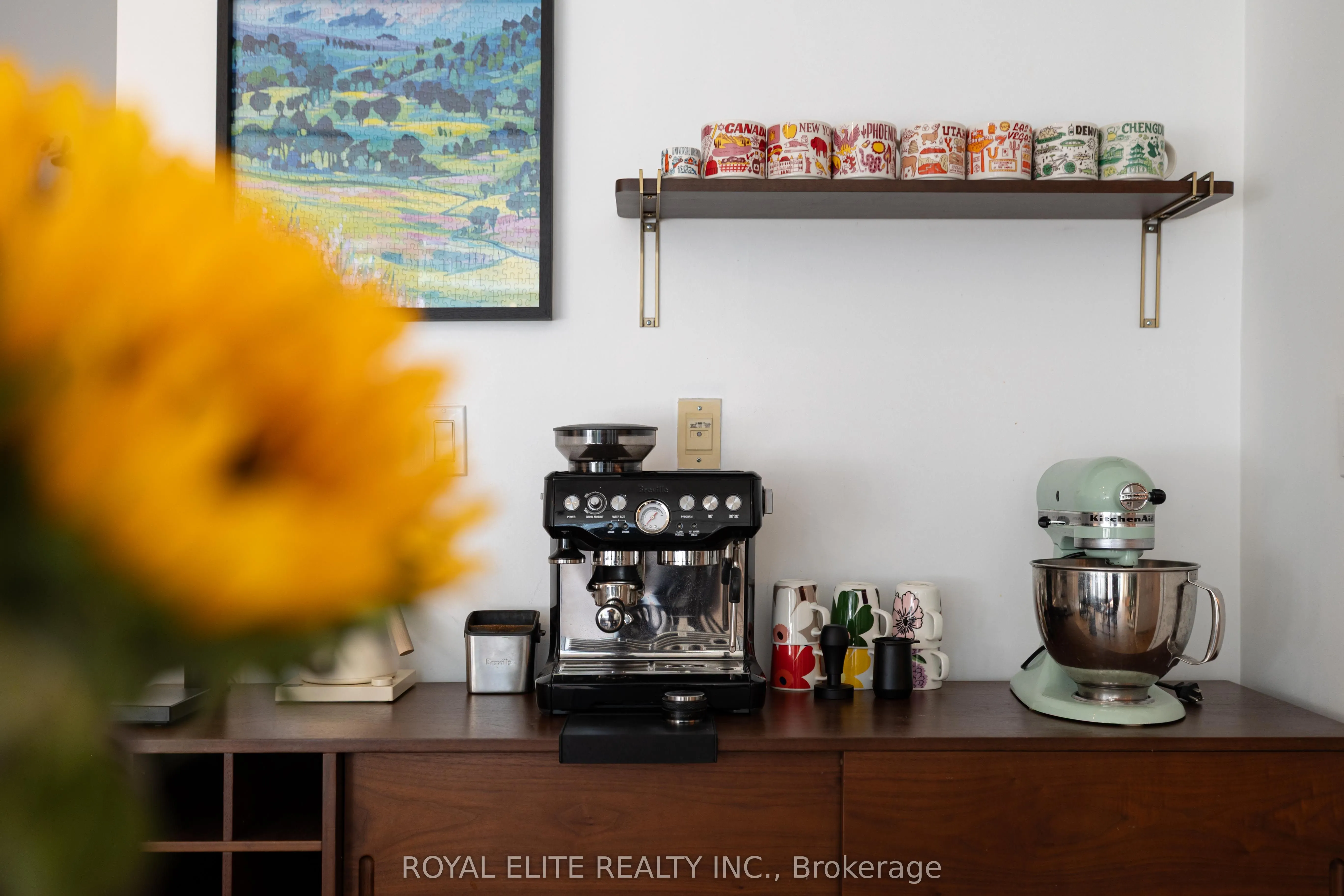 218 King Street E, #307
