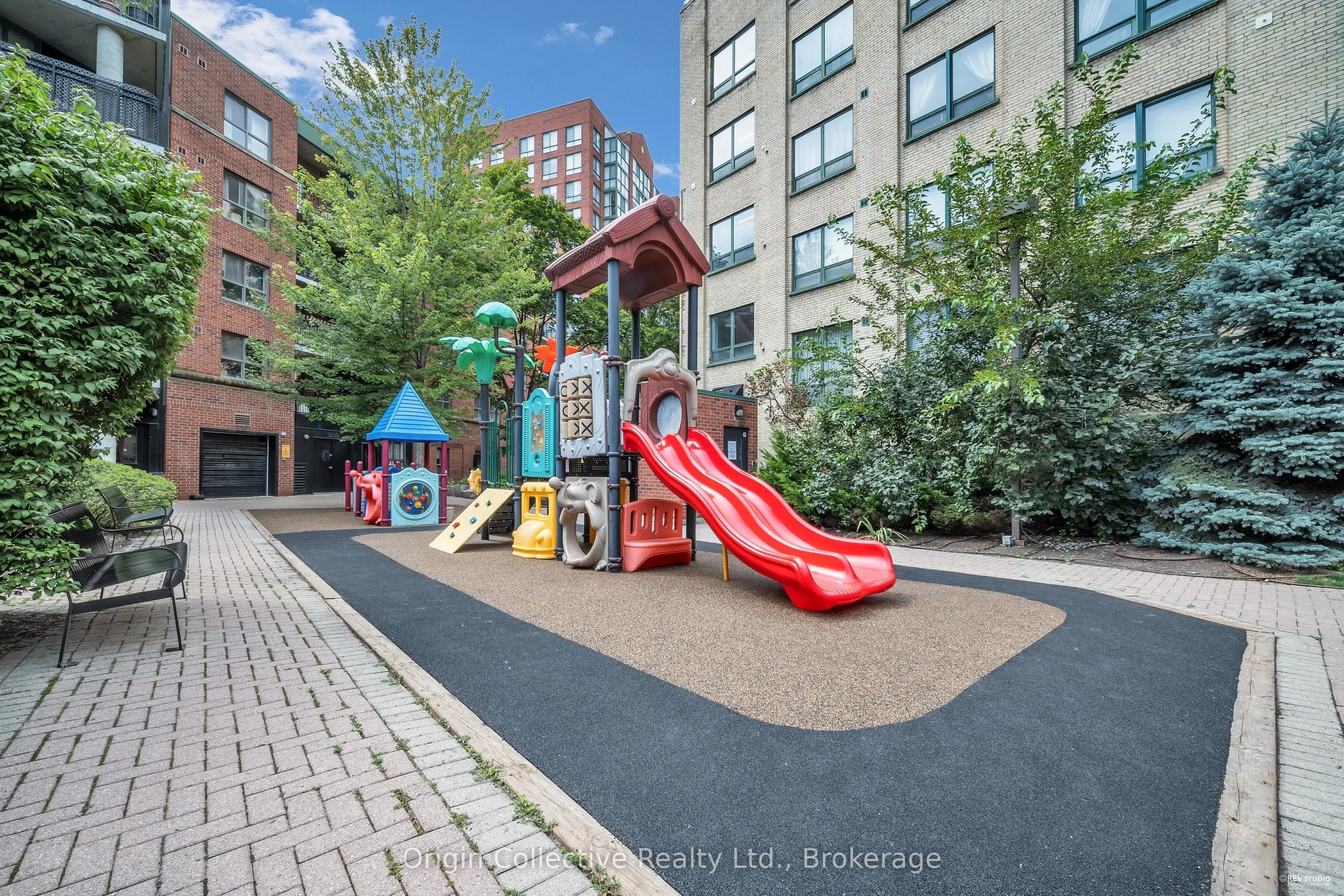 166B Niagara Street, #TH17