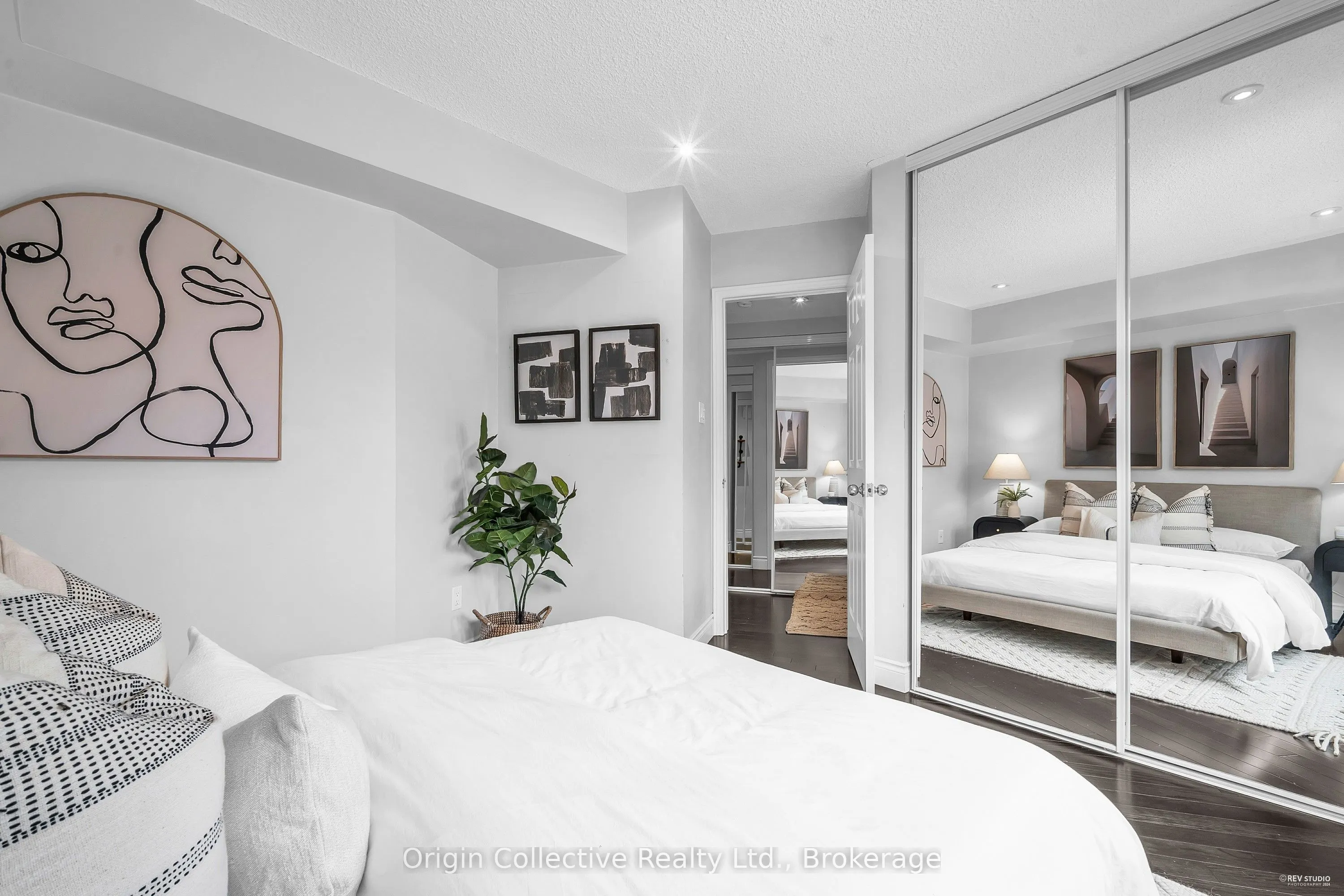 166B Niagara Street, #TH17
