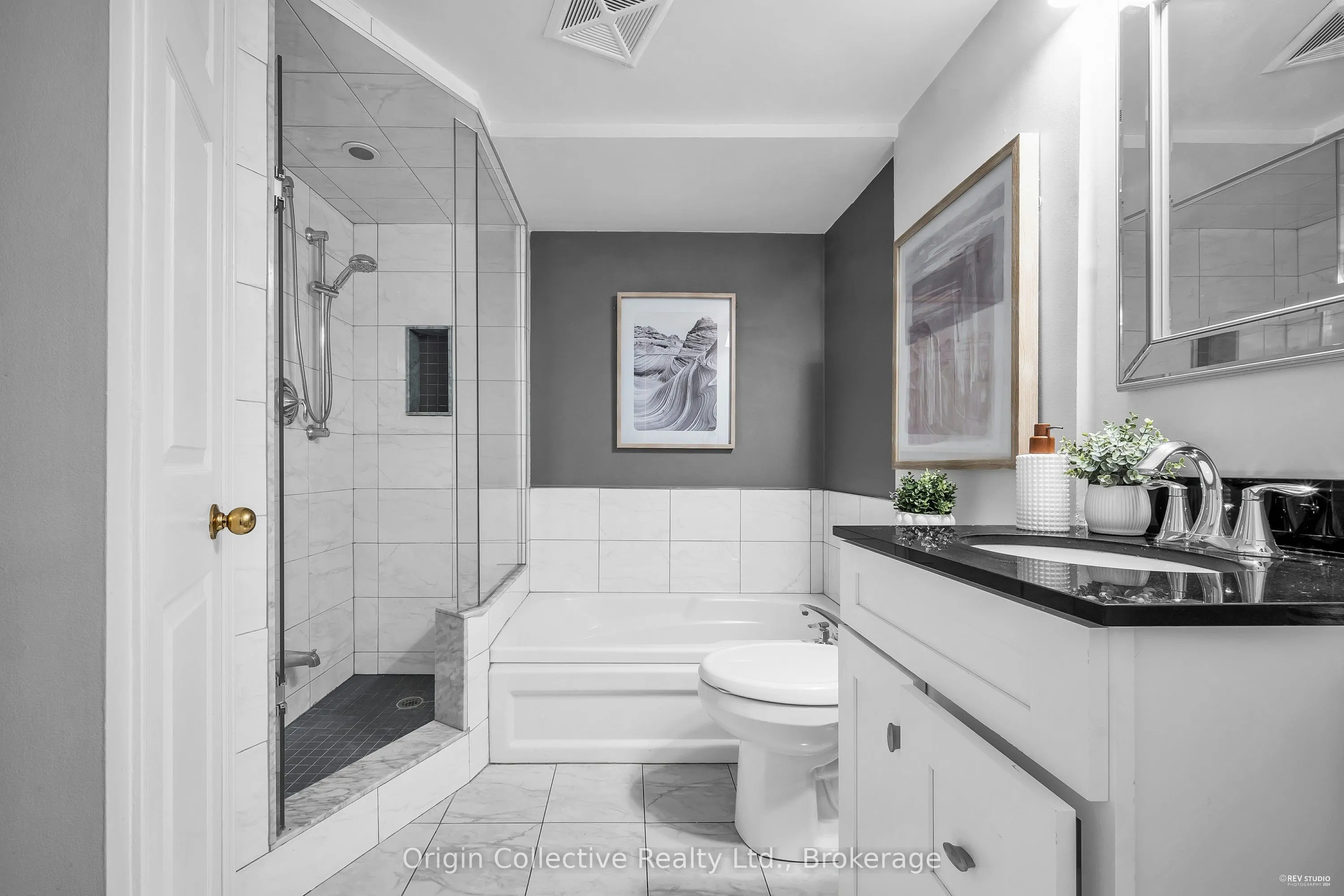 166B Niagara Street, #TH17