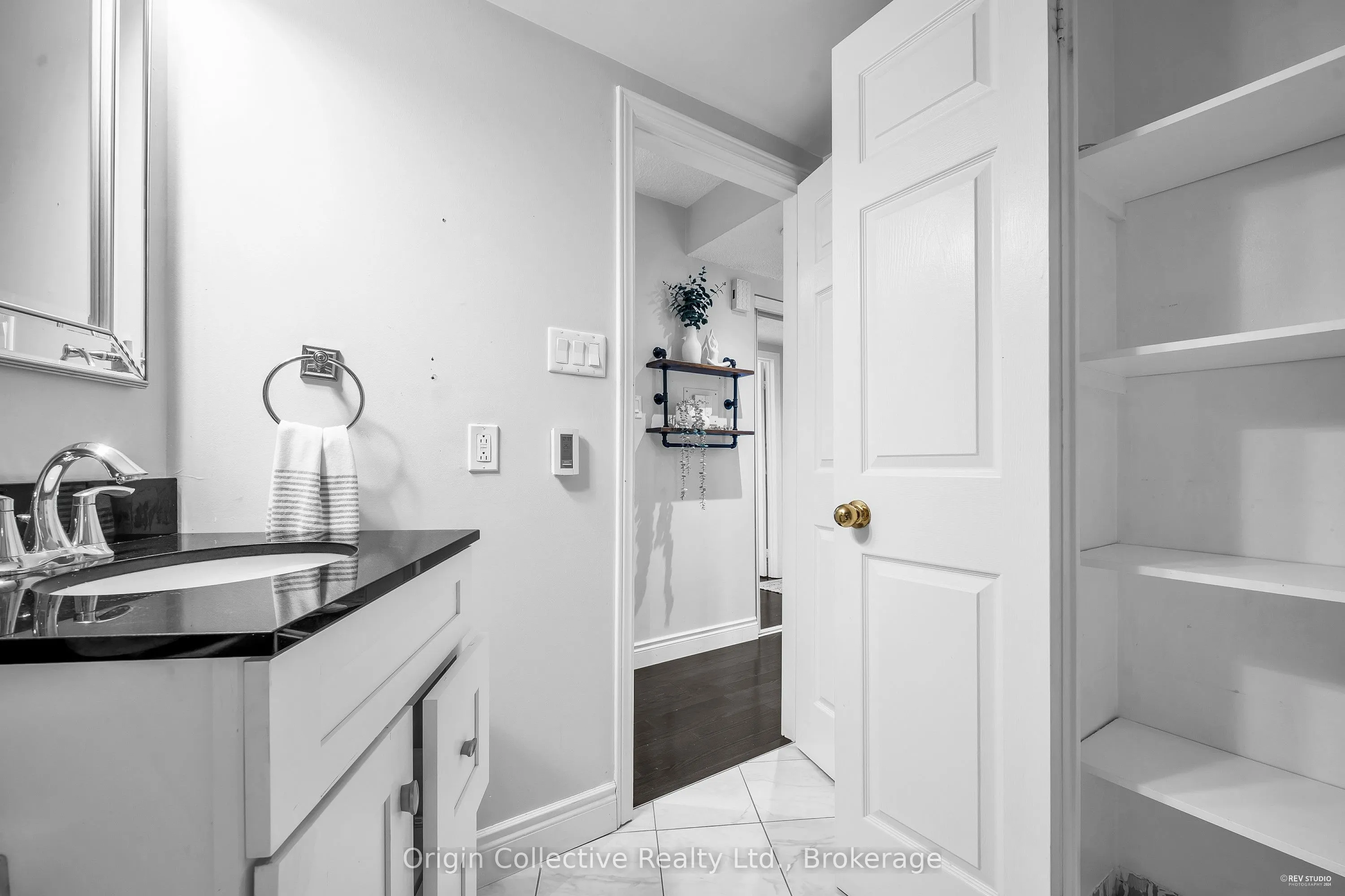 166B Niagara Street, #TH17