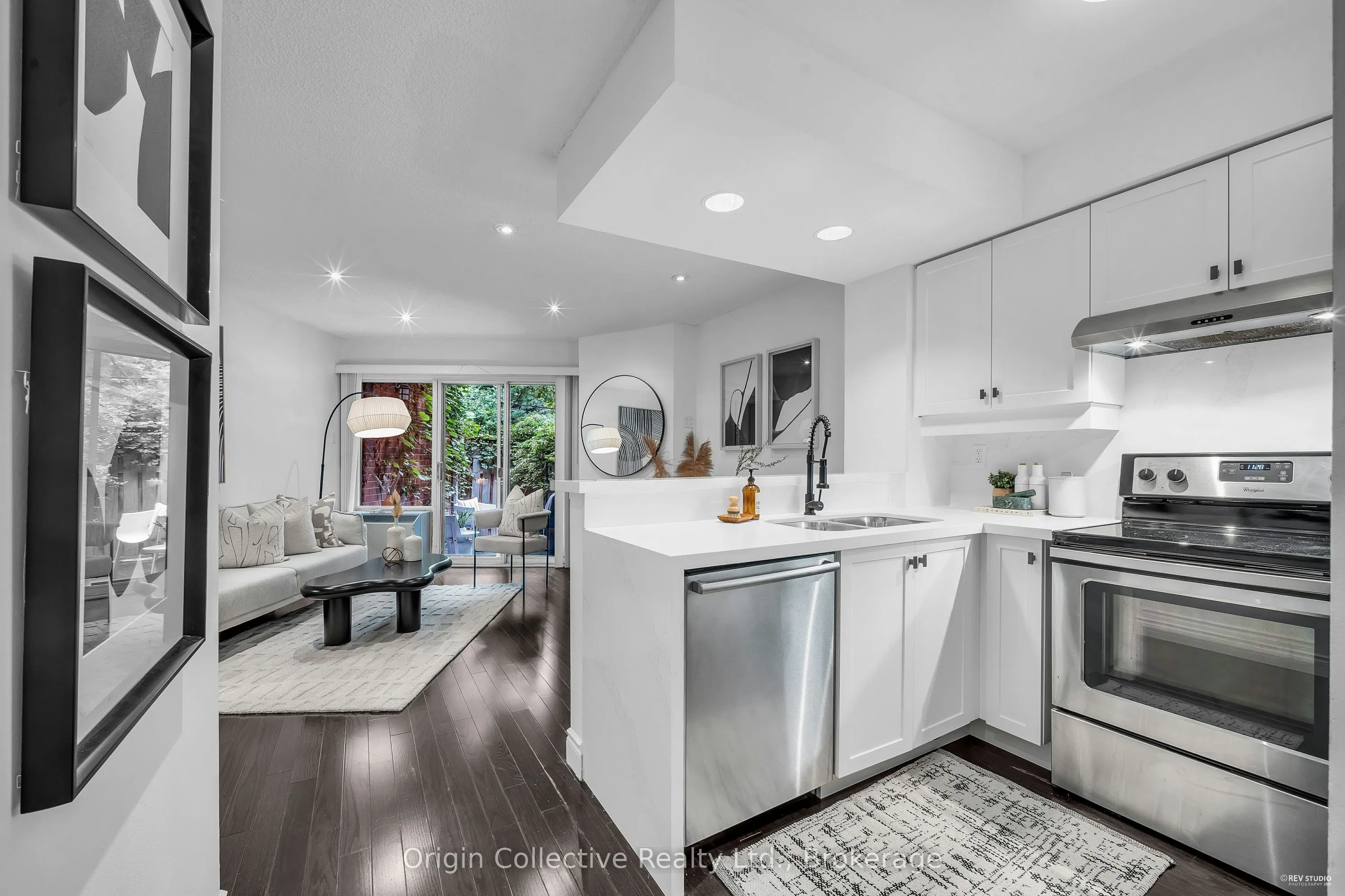 166B Niagara Street, #TH17