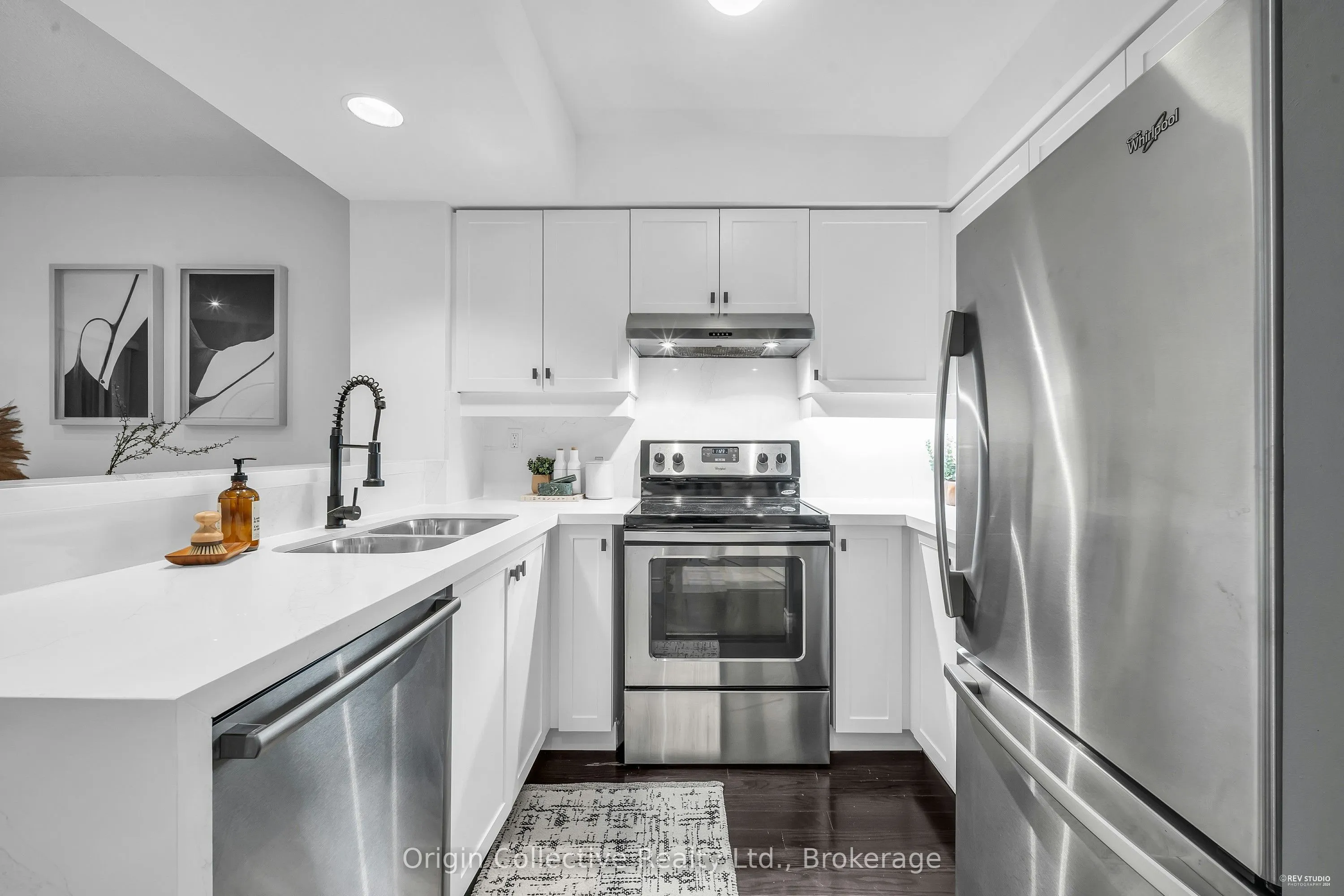 166B Niagara Street, #TH17