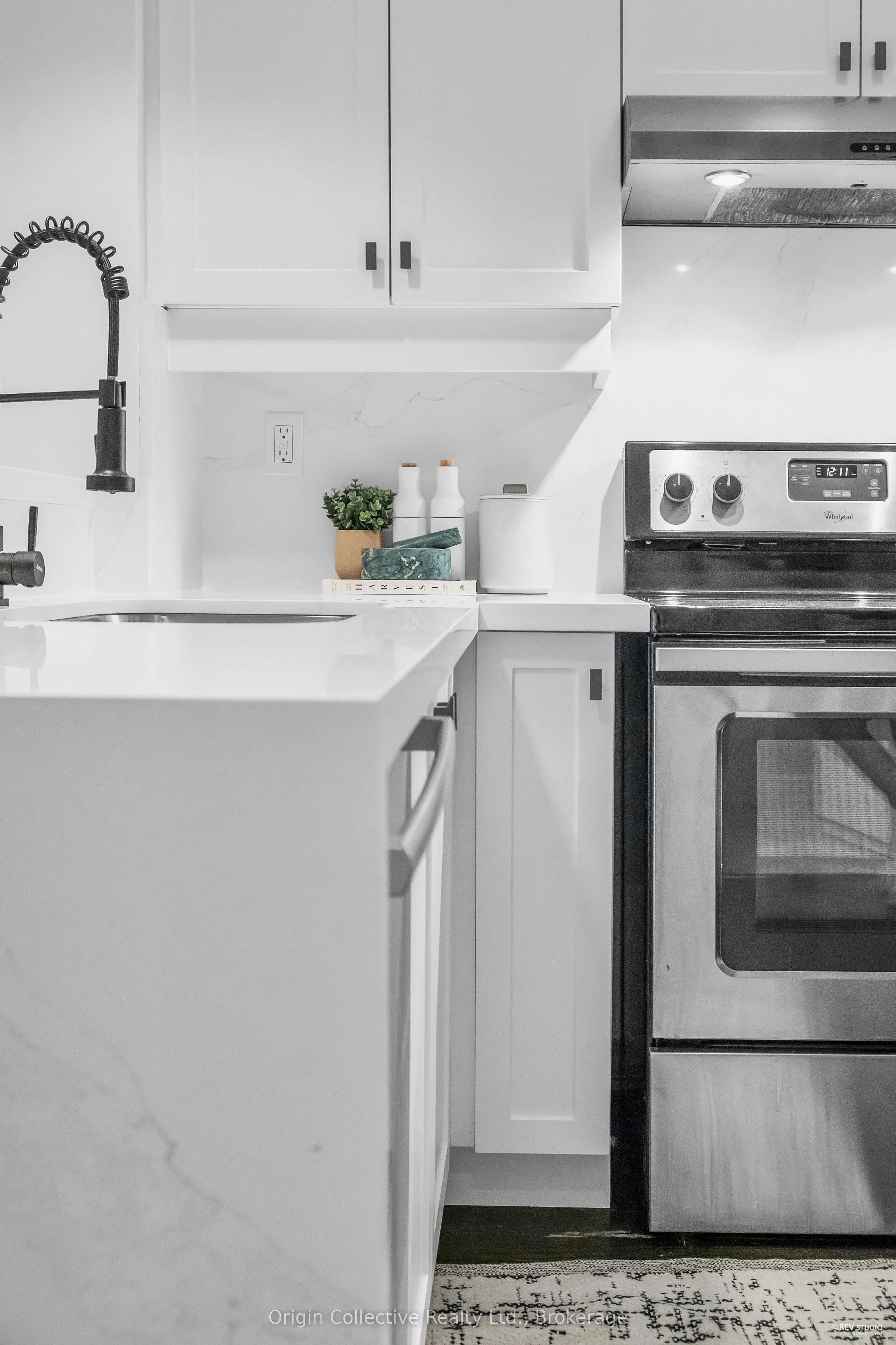 166B Niagara Street, #TH17