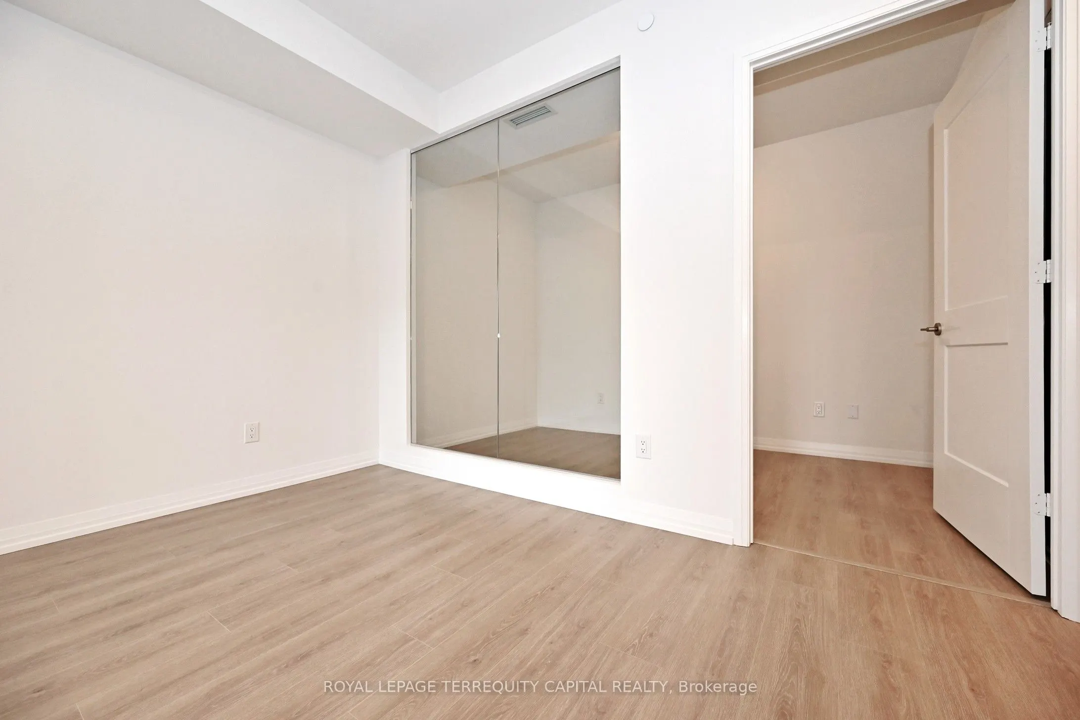 28 Widmer Street, #3526