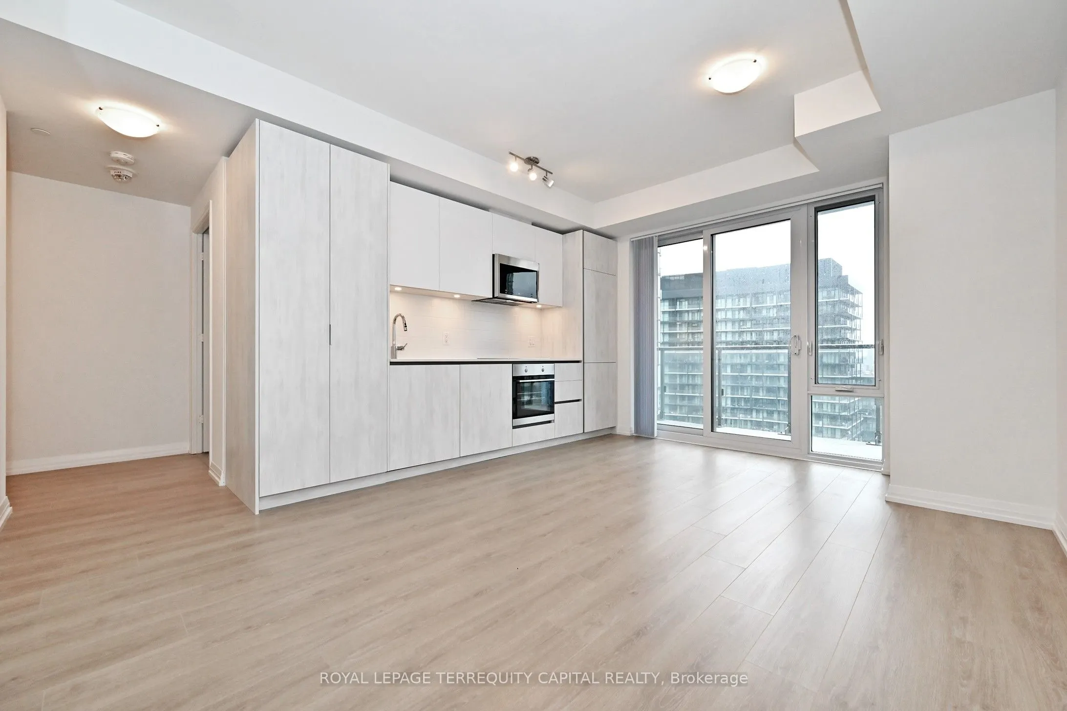 28 Widmer Street, #3526