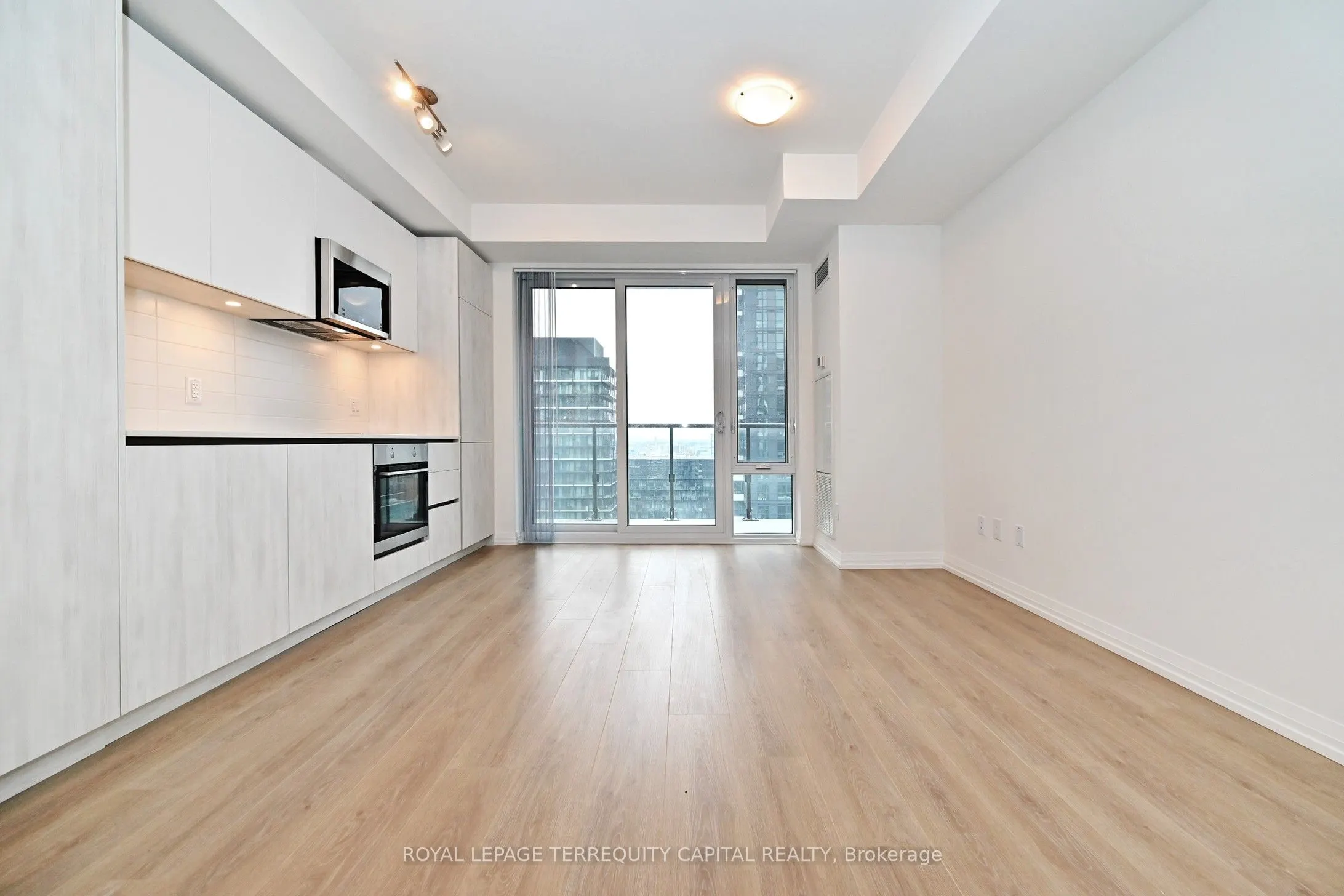 28 Widmer Street, #3526