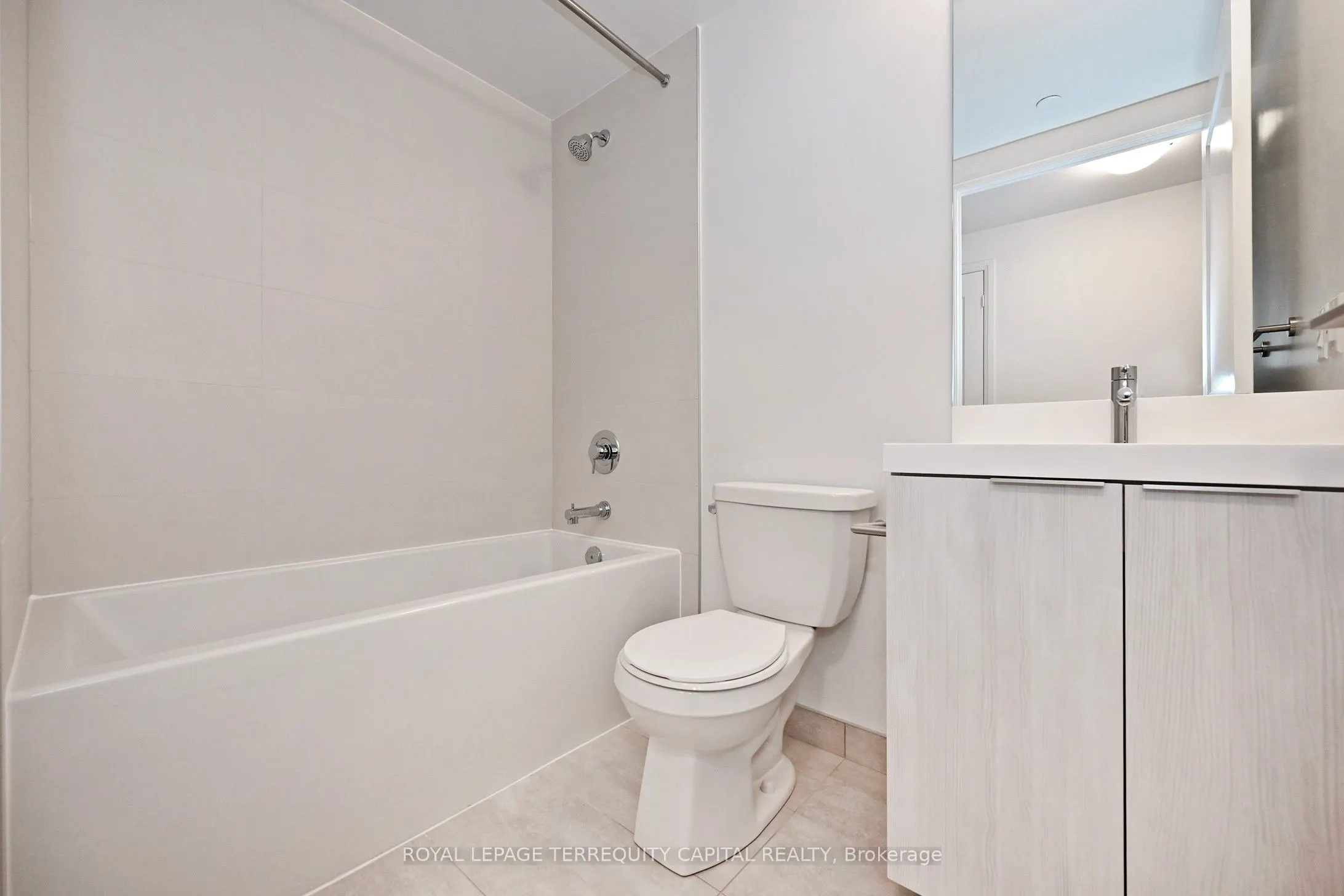 28 Widmer Street, #3526