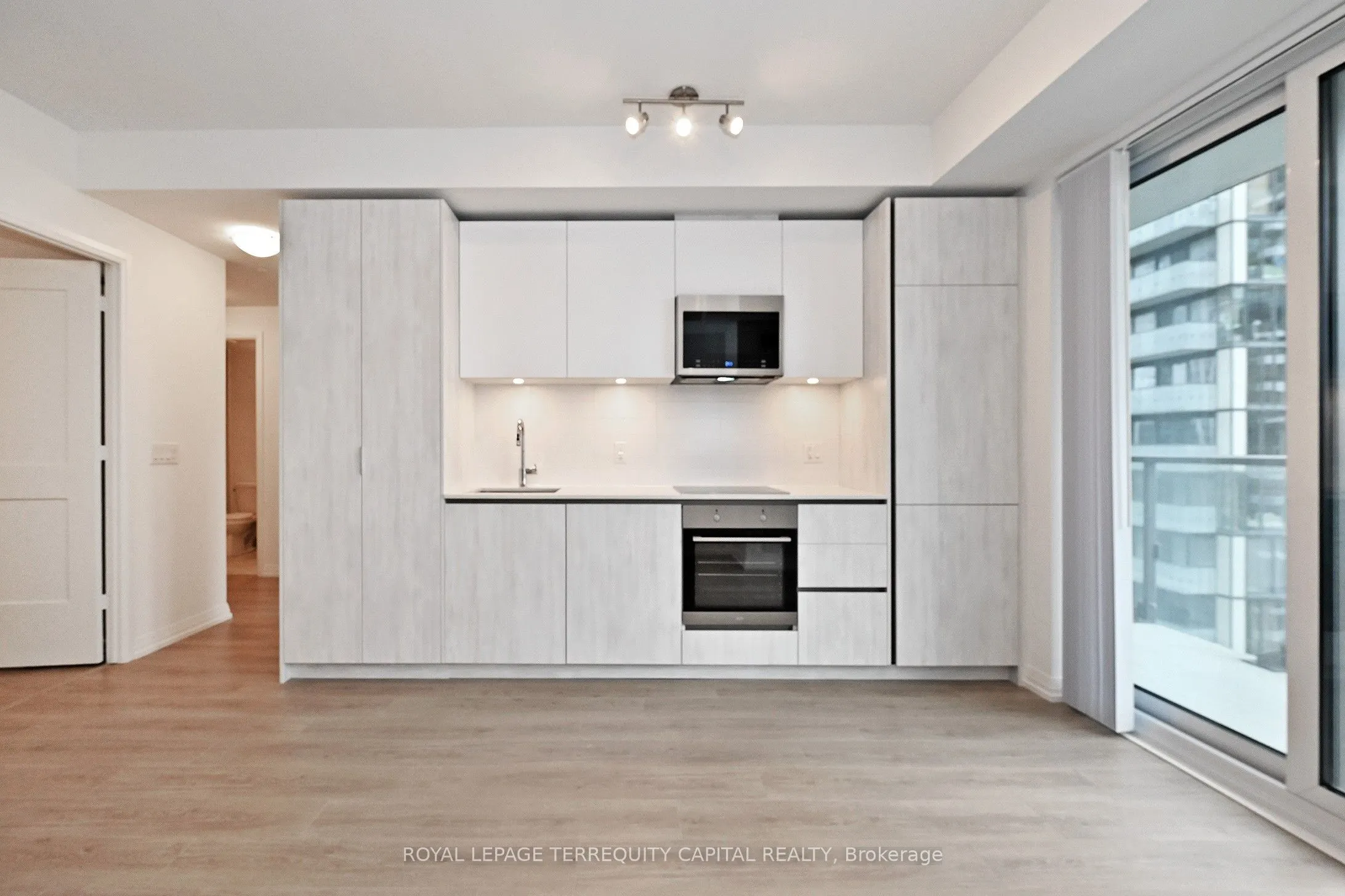 28 Widmer Street, #3526