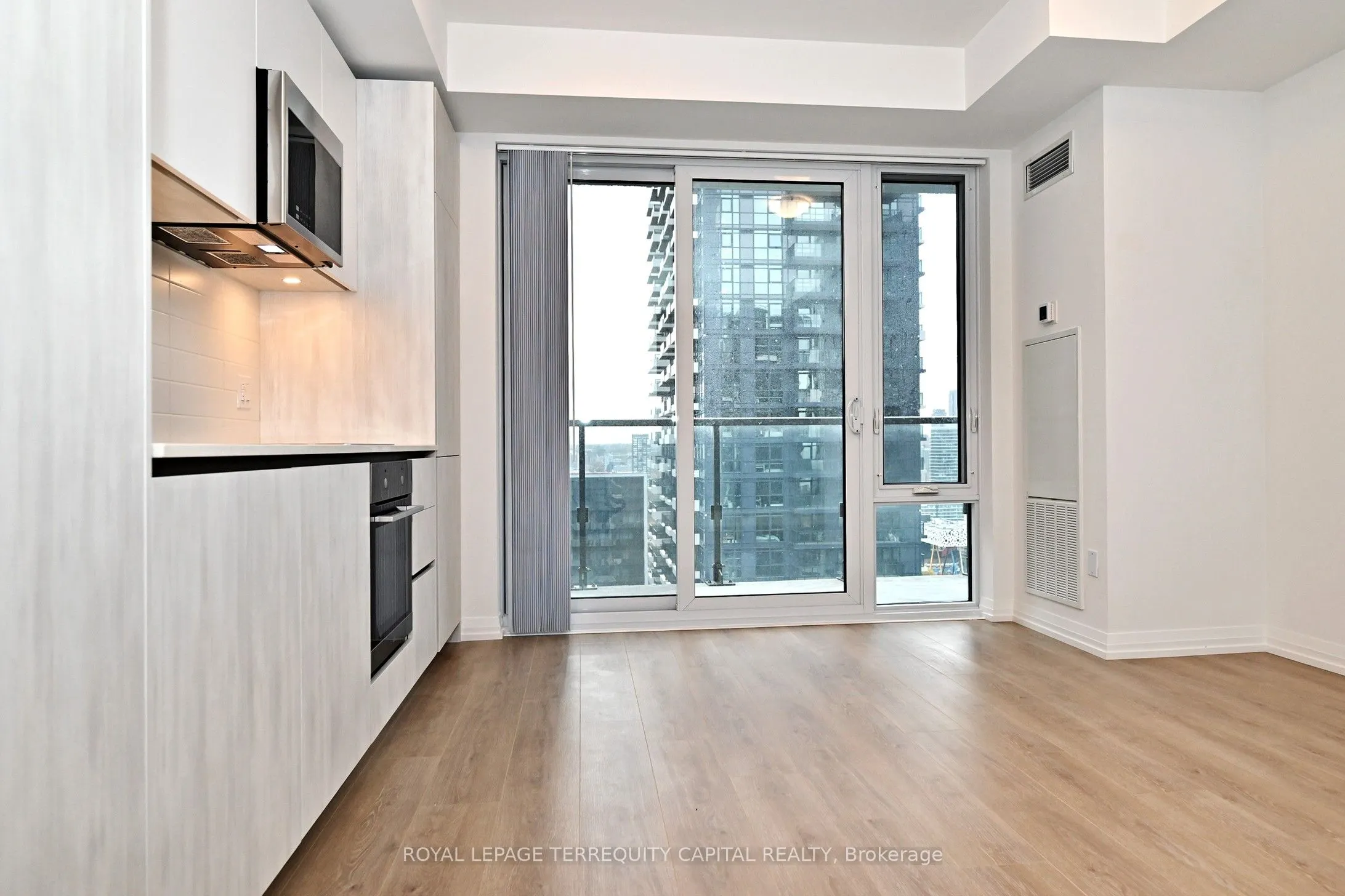 28 Widmer Street, #3526