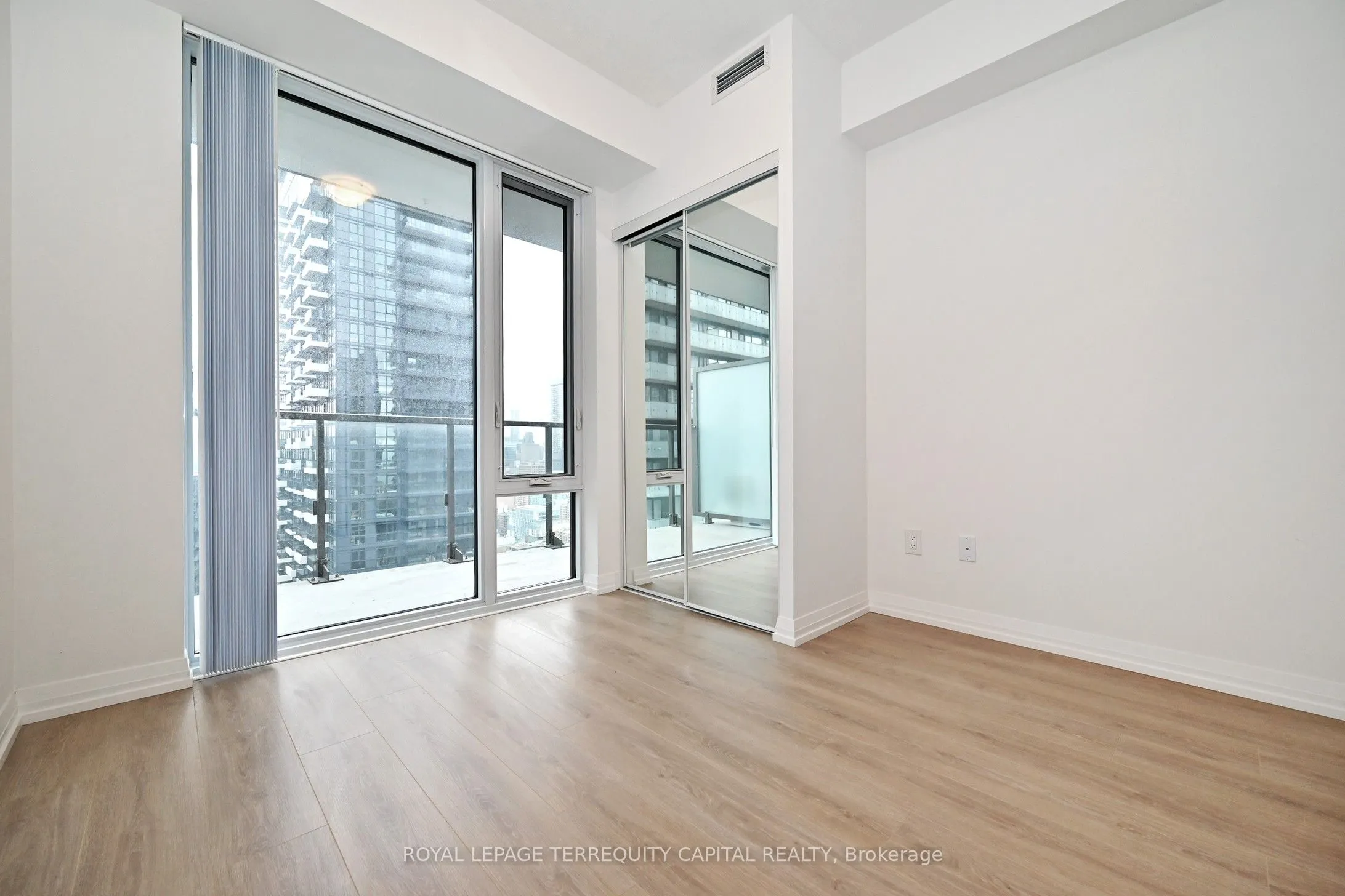 28 Widmer Street, #3526