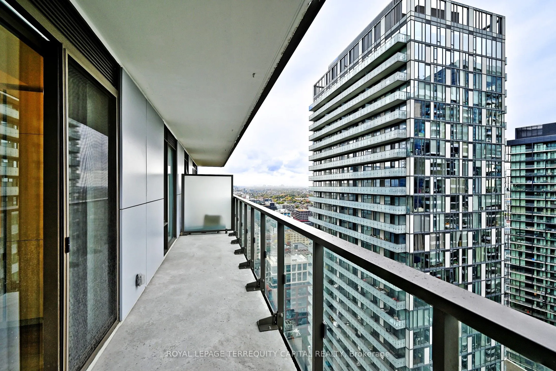 28 Widmer Street, #3526