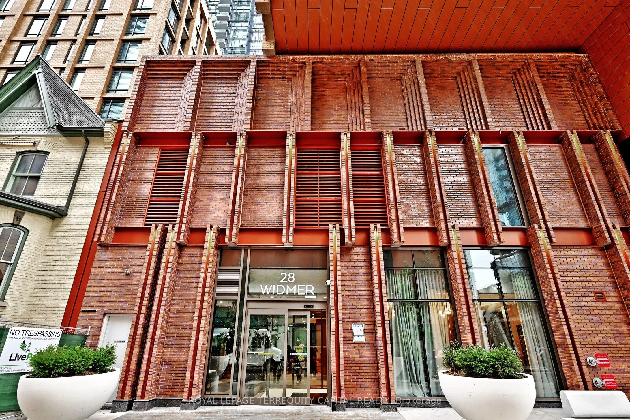28 Widmer Street, #3526