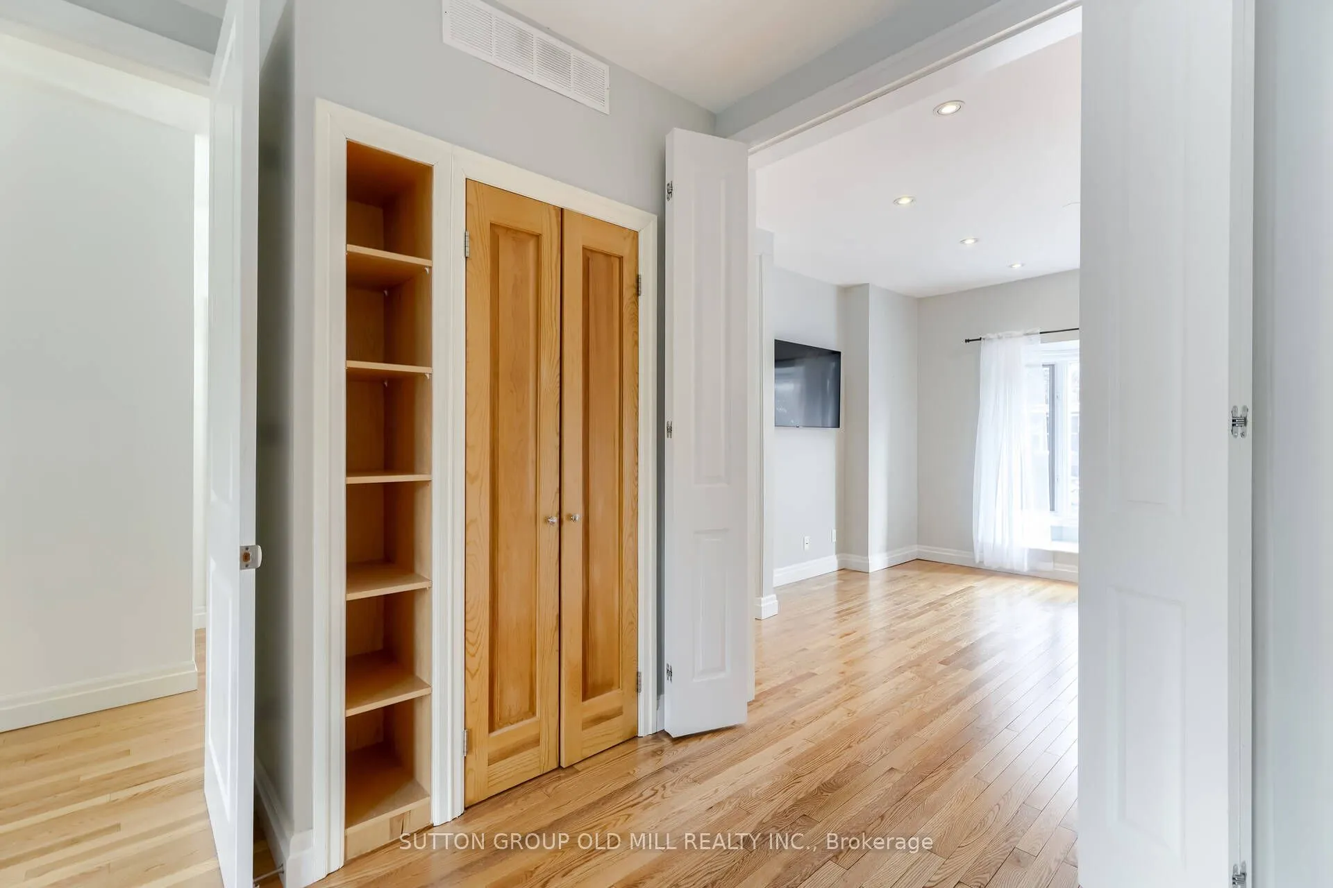 180 Madison Avenue, #1