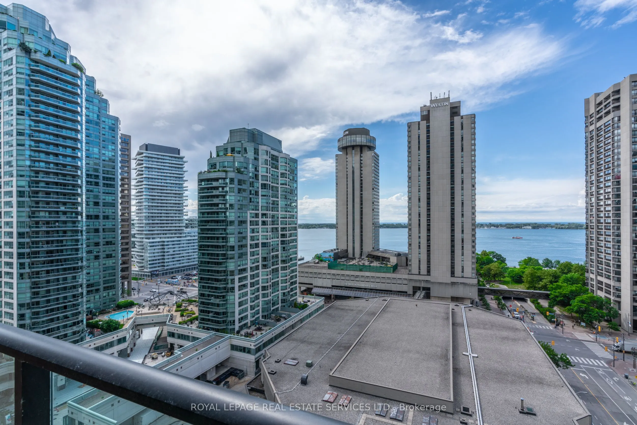 33 Bay Street, #2011